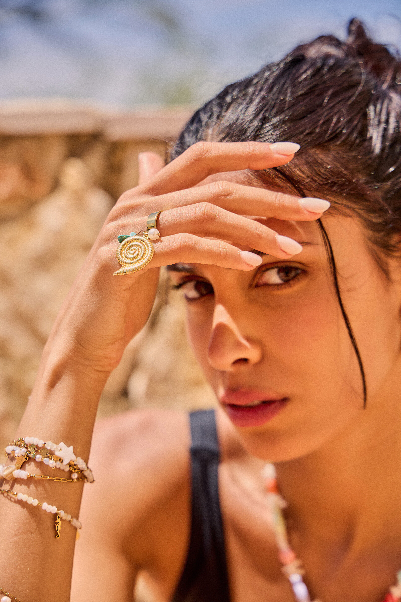 Grossiste Bellissima - Bague Breloque Nacre Fleur – Éclat Floral en Acier Inoxydable