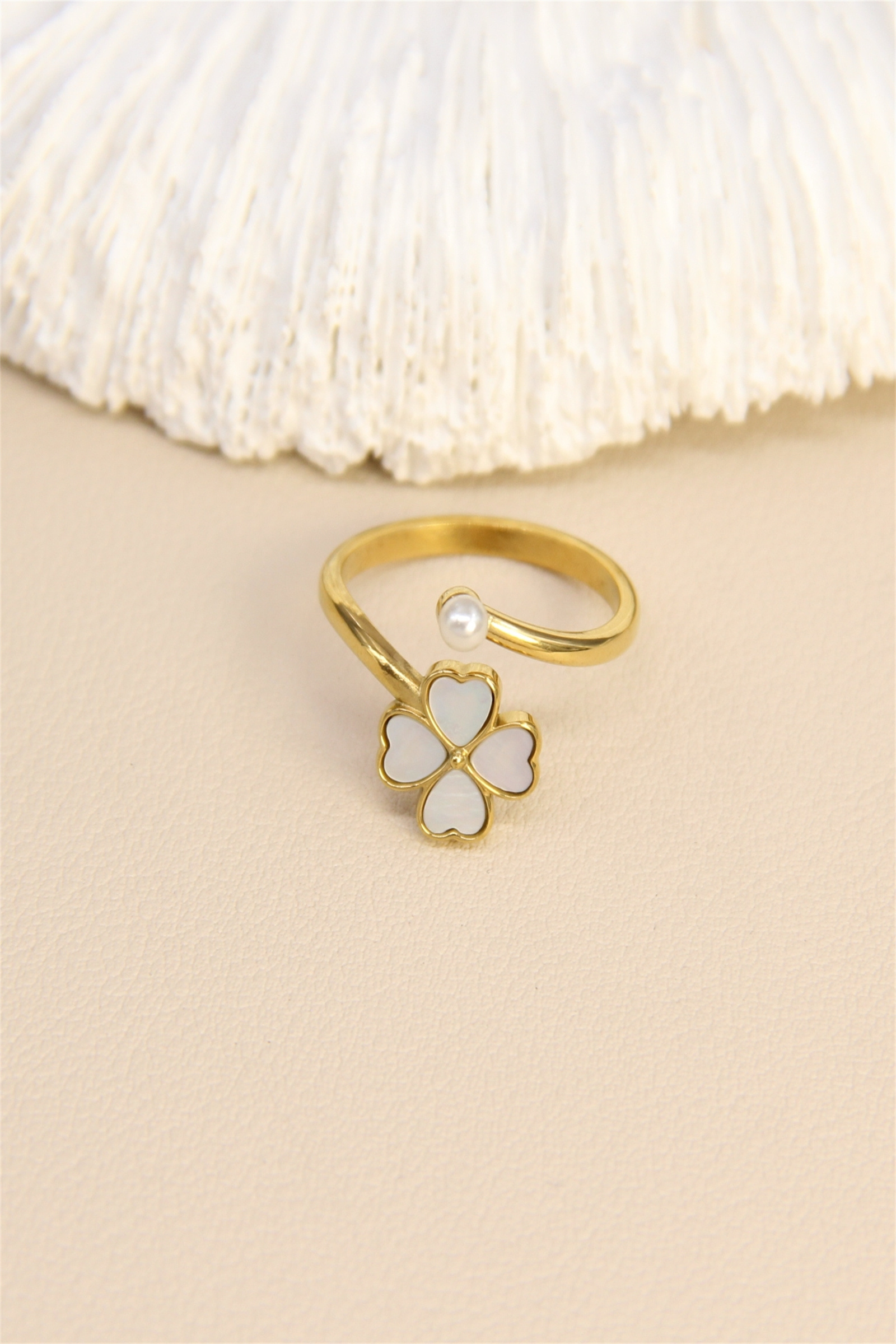 Grossiste Bellissima - Bague ajustable trèfle acier inoxydable – Porte-bonheur raffiné