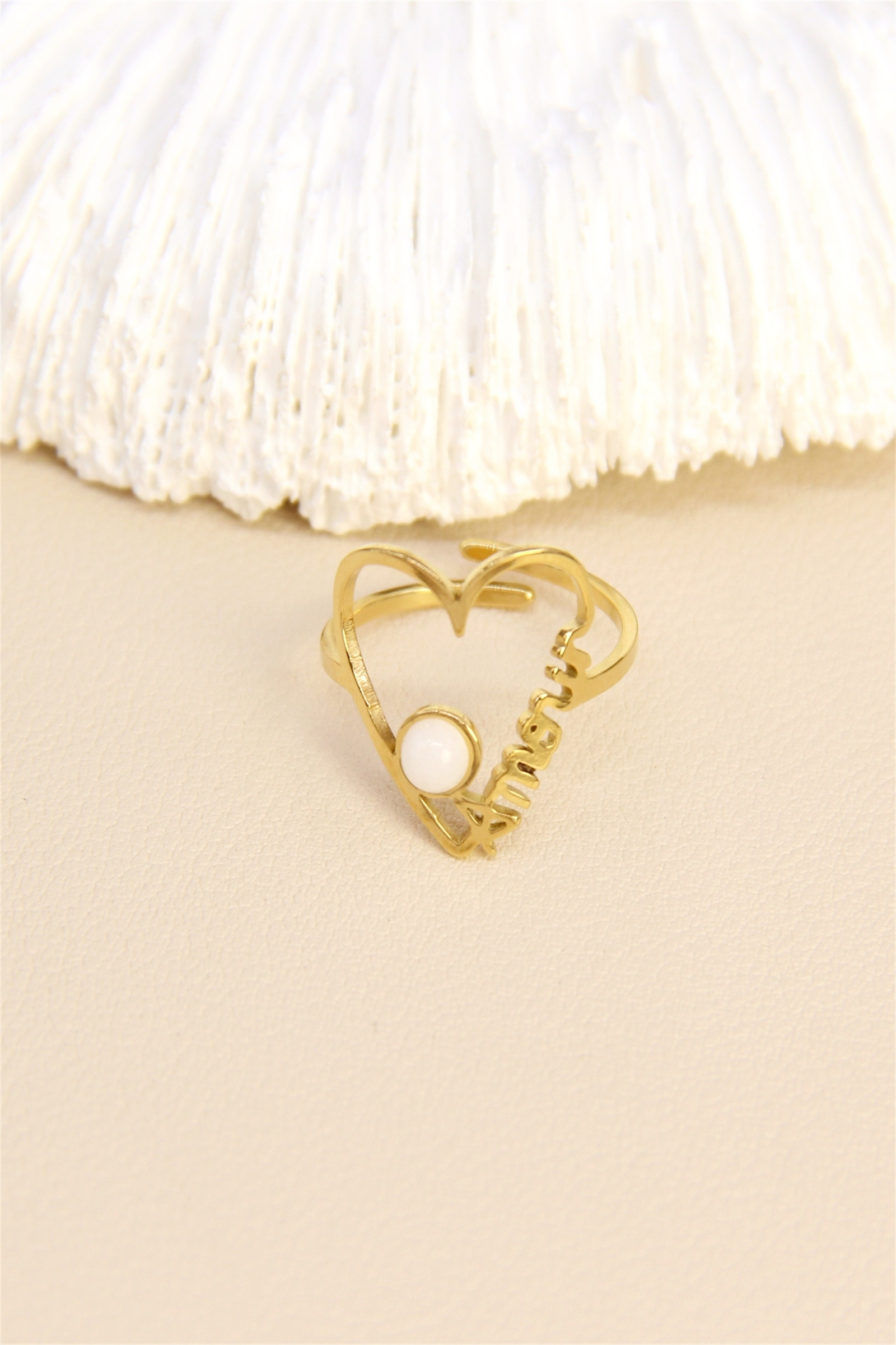 Grossiste Bellissima - Bague Amour en acier inoxydable doré – Élégance romantique