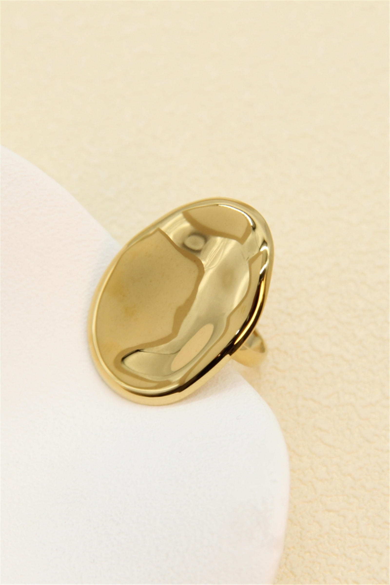 Grossiste Bellissima - Bague Design Galet Doré en Acier Inoxydable – Élégance Moderne
