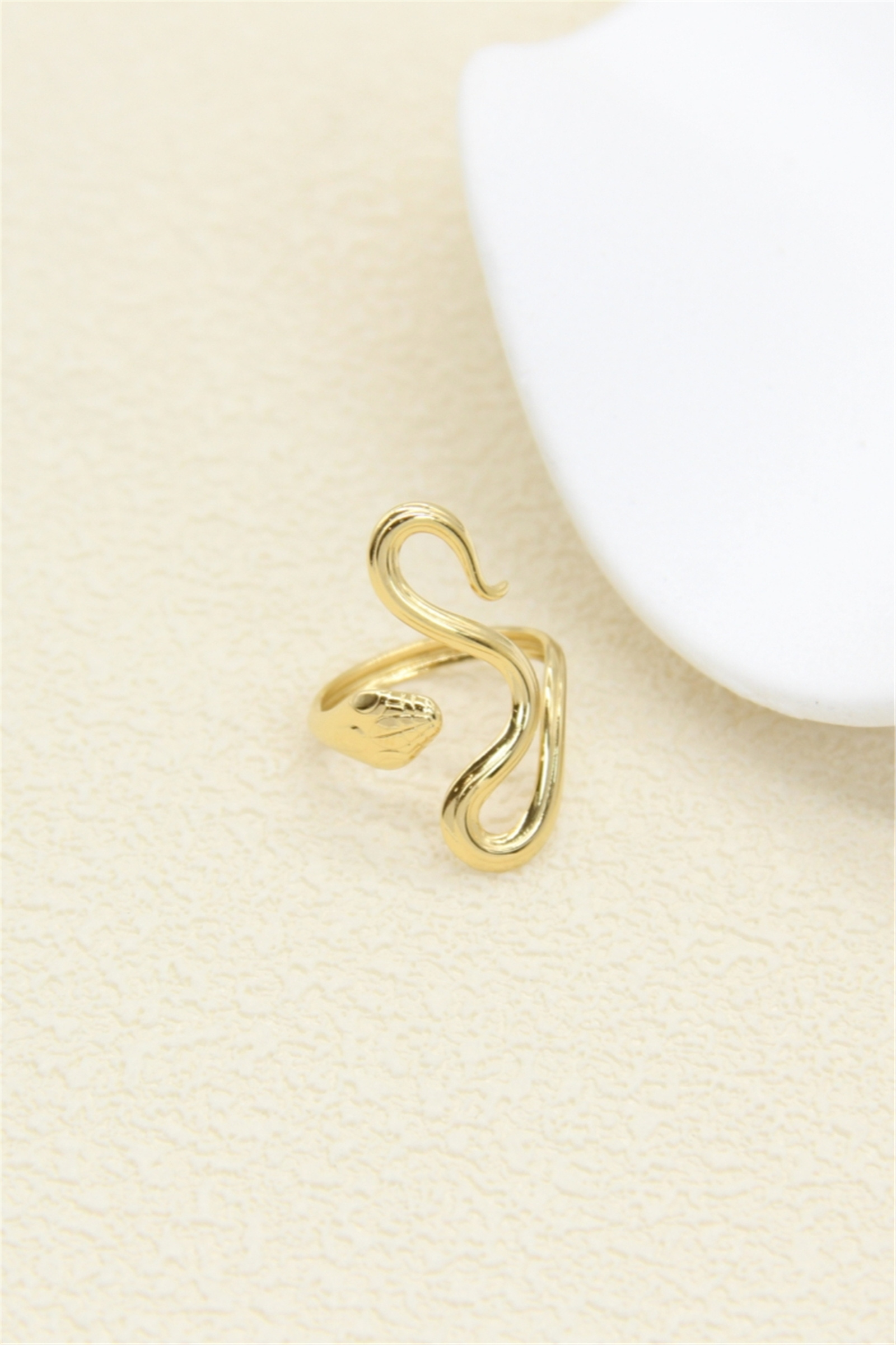 Grossiste Bellissima - Bague Serpent Doré en Acier Inoxydable – Ajustable et Ultra Tendance