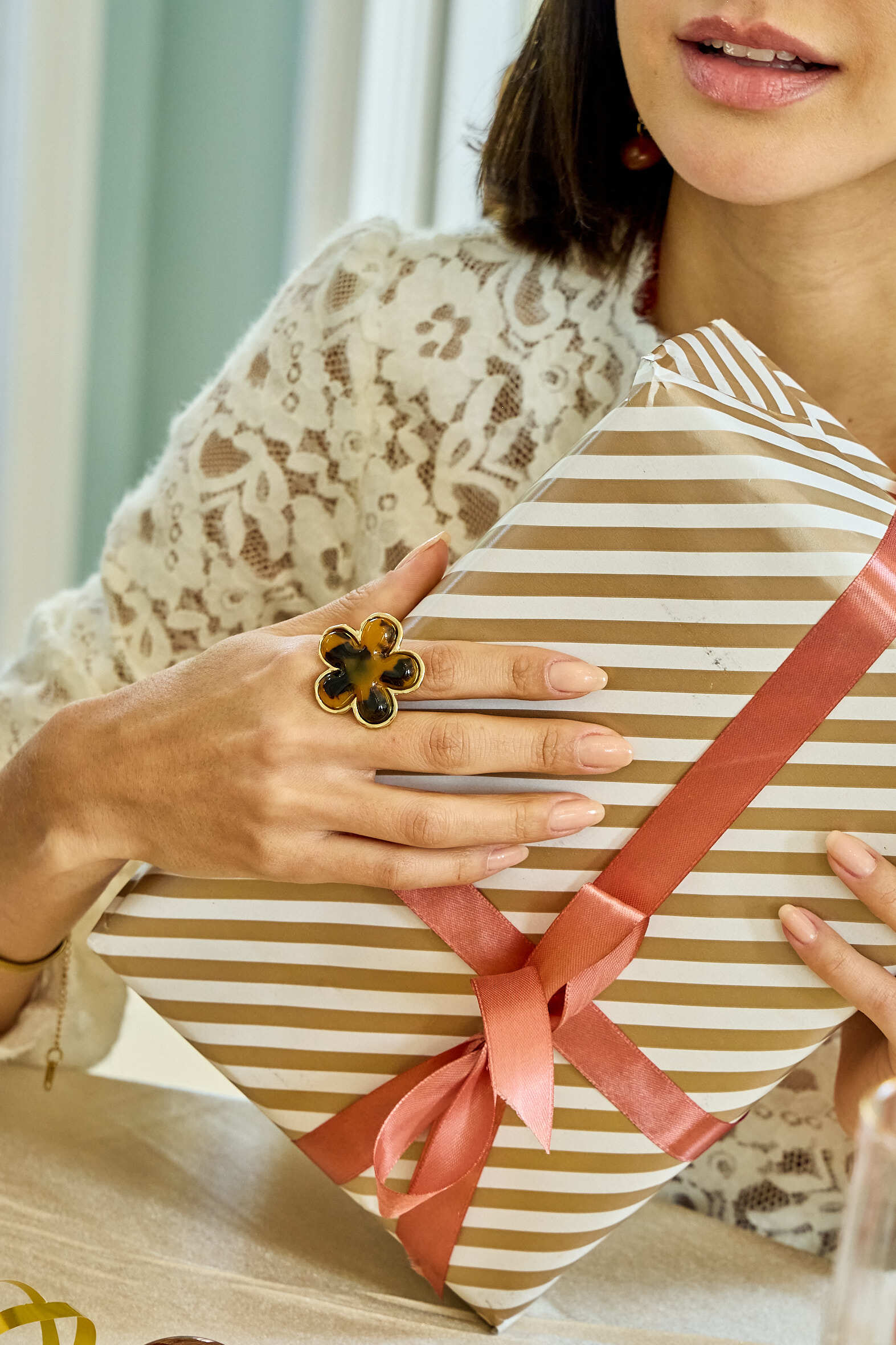 Grossiste Bellissima - Bague fleur effet écaille – Acier inoxydable doré