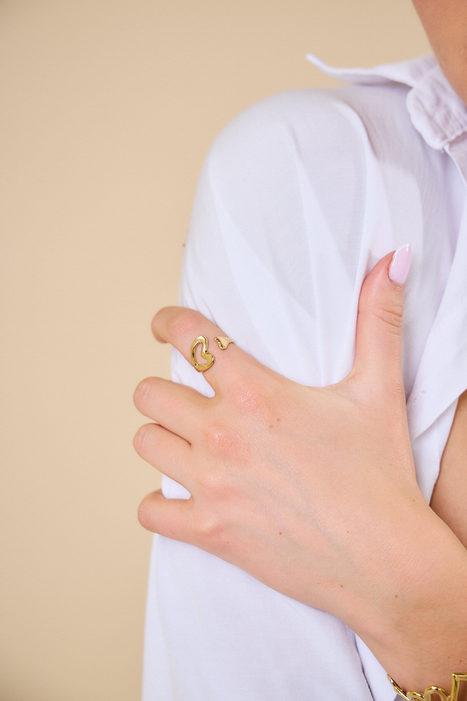 Grossista Bellissima - Anello in acciaio inossidabile regolabile con design del cuore asimmetrico