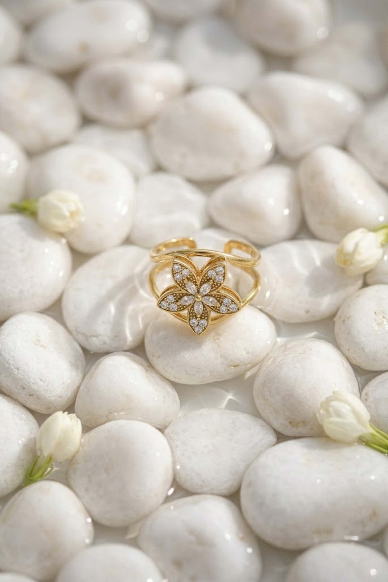 Großhändler Bellissima - Edelstahl Anti-Stress-Ring mit Strassblume – Eleganz & Wohlbefinden