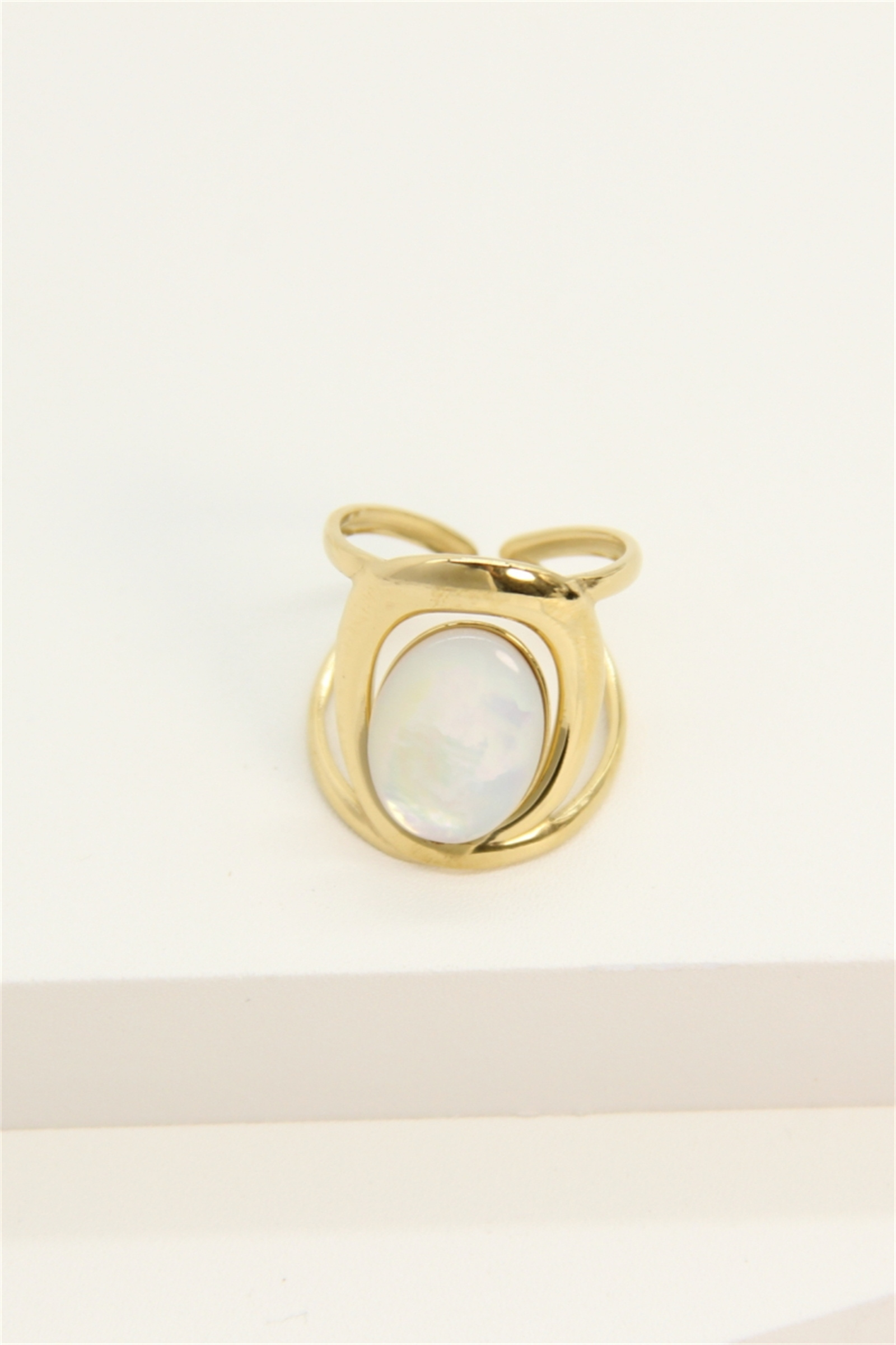Grossiste Bellissima - Bague Ajustable Dorée en Acier Inoxydable avec Pierre Nacrée