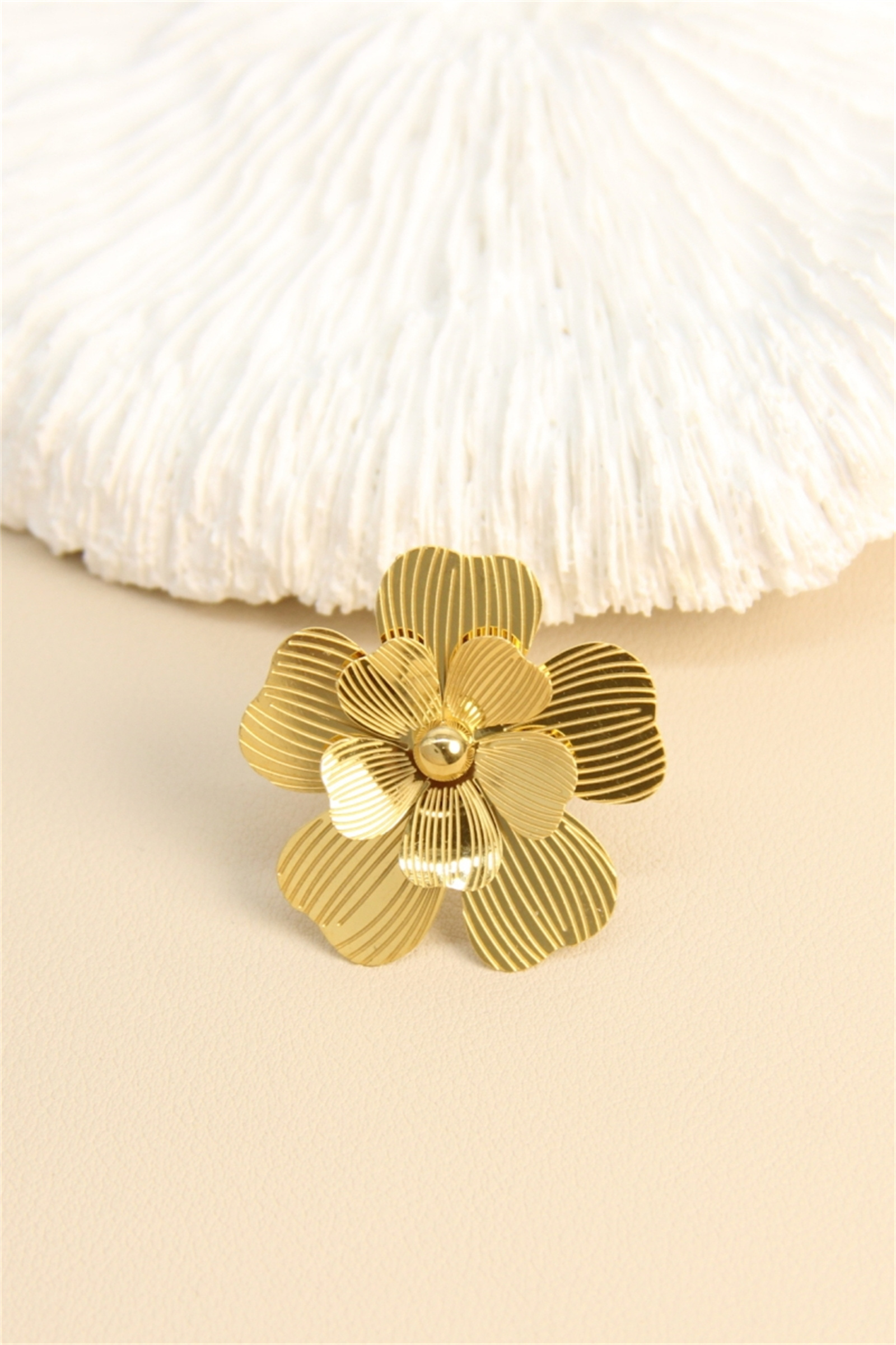 Mayorista Bellissima - Anillo de flor ajustable en acero inoxidable – Un destello floral en tus dedos