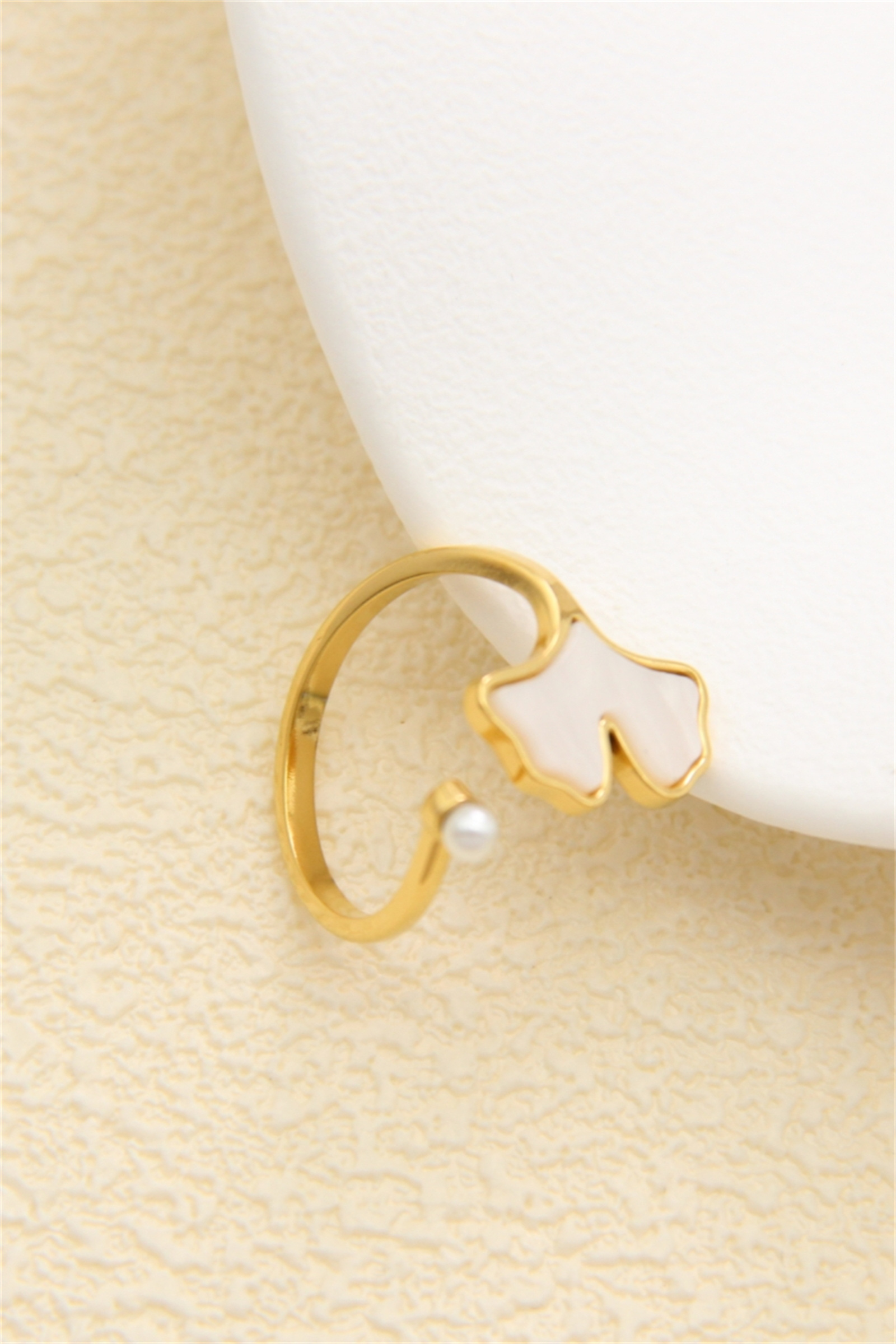 Grossiste Bellissima - Bague Ajustable en Acier Inoxydable Nacre & Perle – Finition Dorée ou Argent?