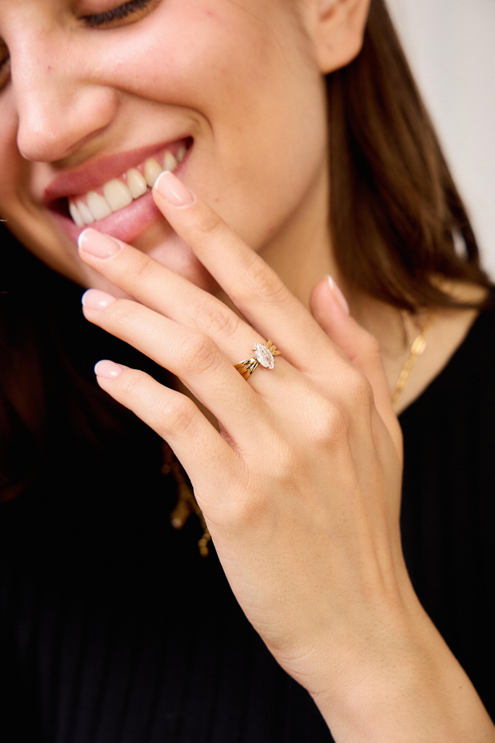 Grossiste Bellissima - Bague Élégance Sculptée – Finesse et éclat en acier inoxydable