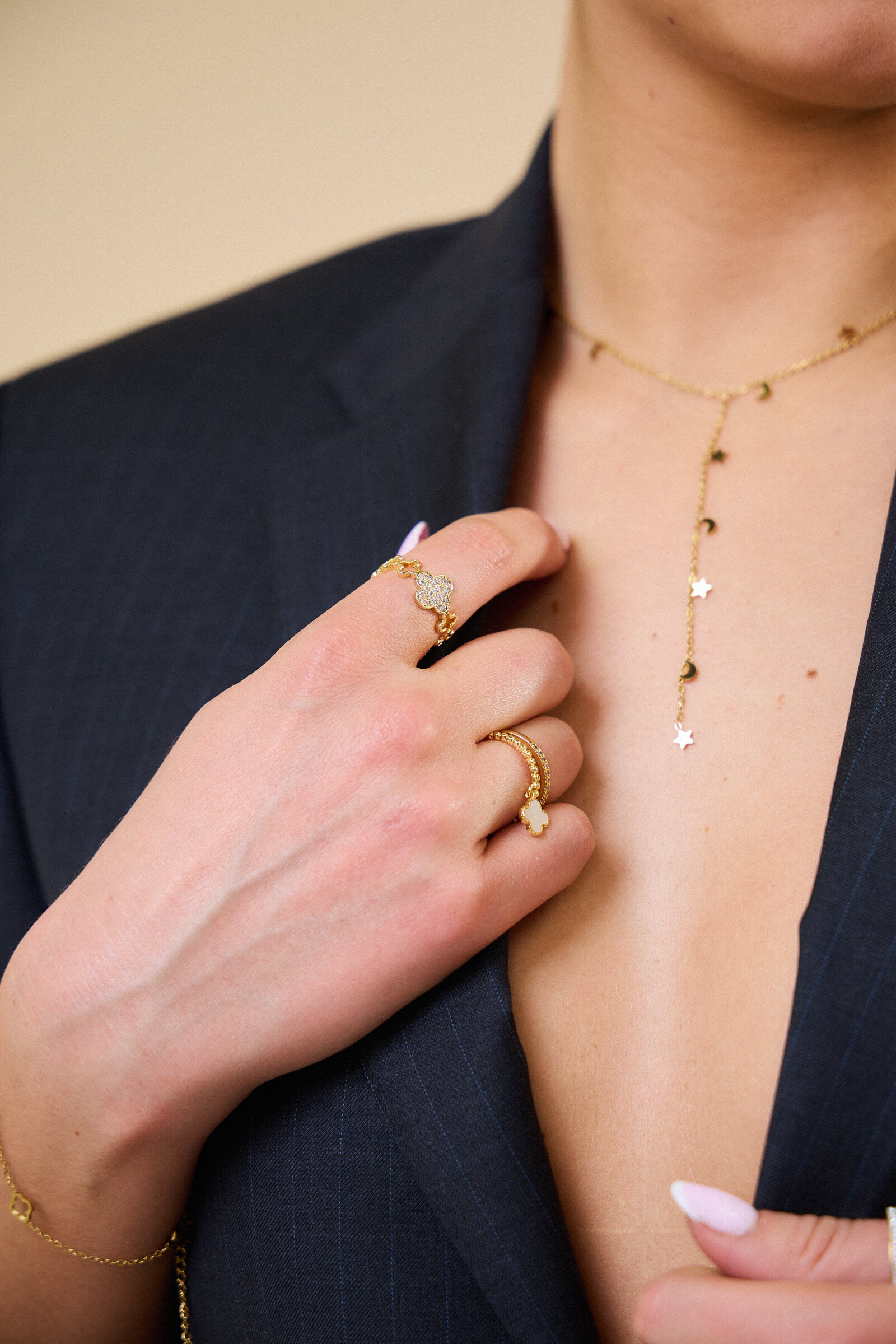 Grossiste Bellissima - Bague Ajustable Trèfle Ornée de Strass en Acier Inoxydable : Chance en Éclat