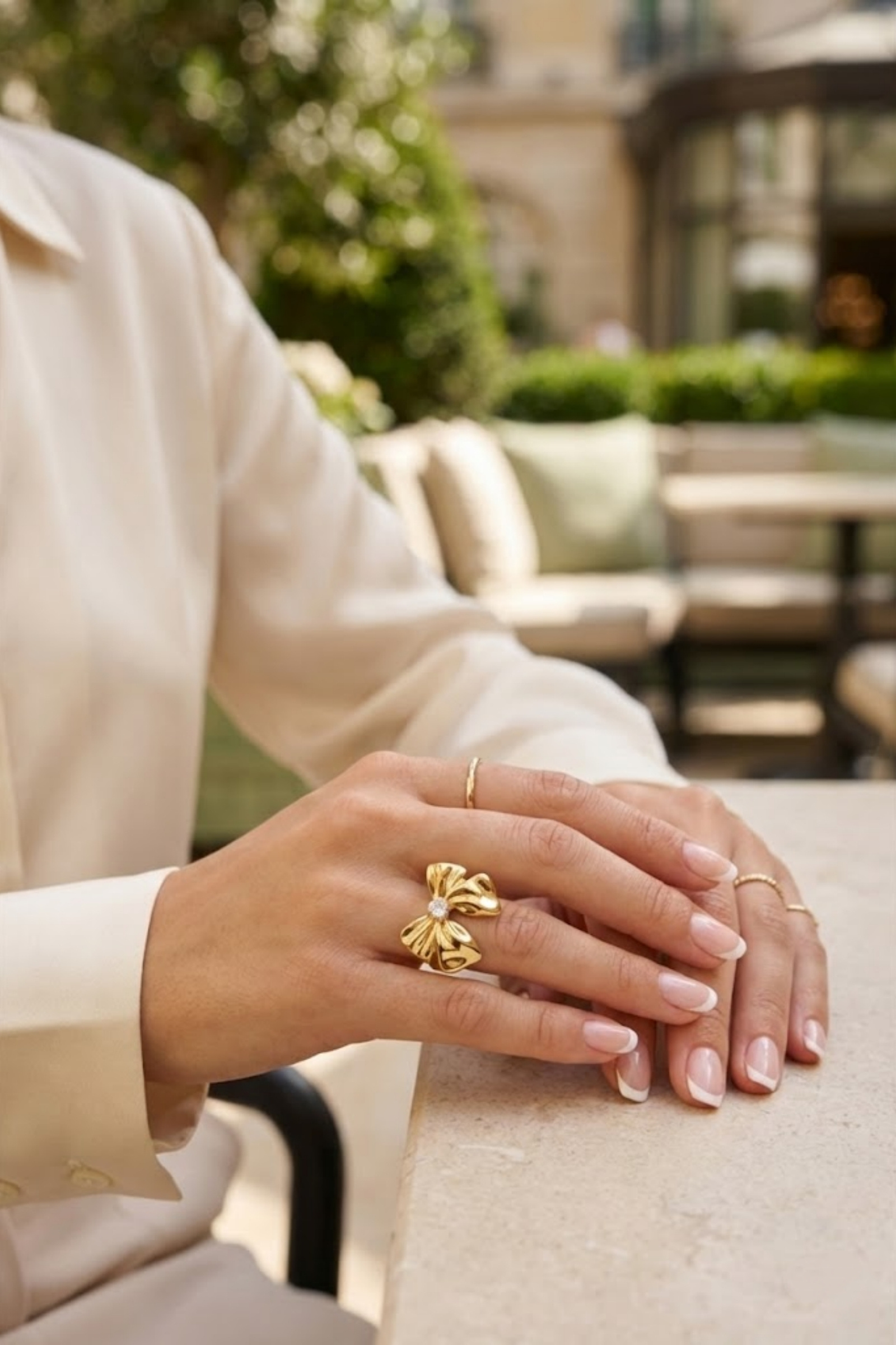 Grossiste Bellissima - Bague Nœud Dorée en Acier Inoxydable Ornée de Cristal