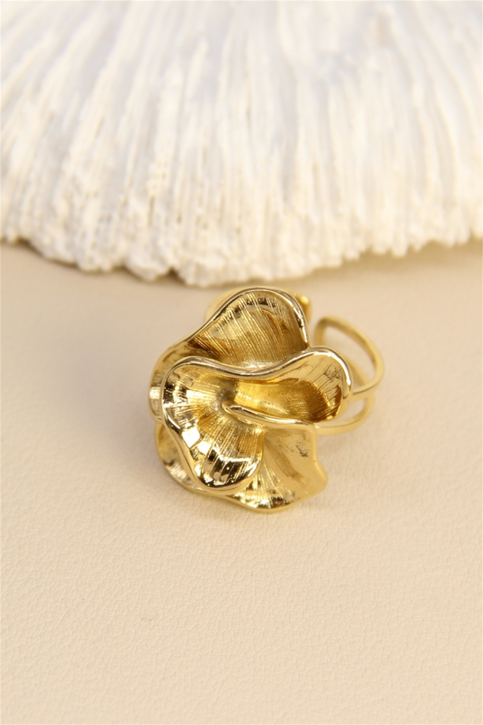 Grossiste Bellissima - Bague fleur sculptée – acier inoxydable