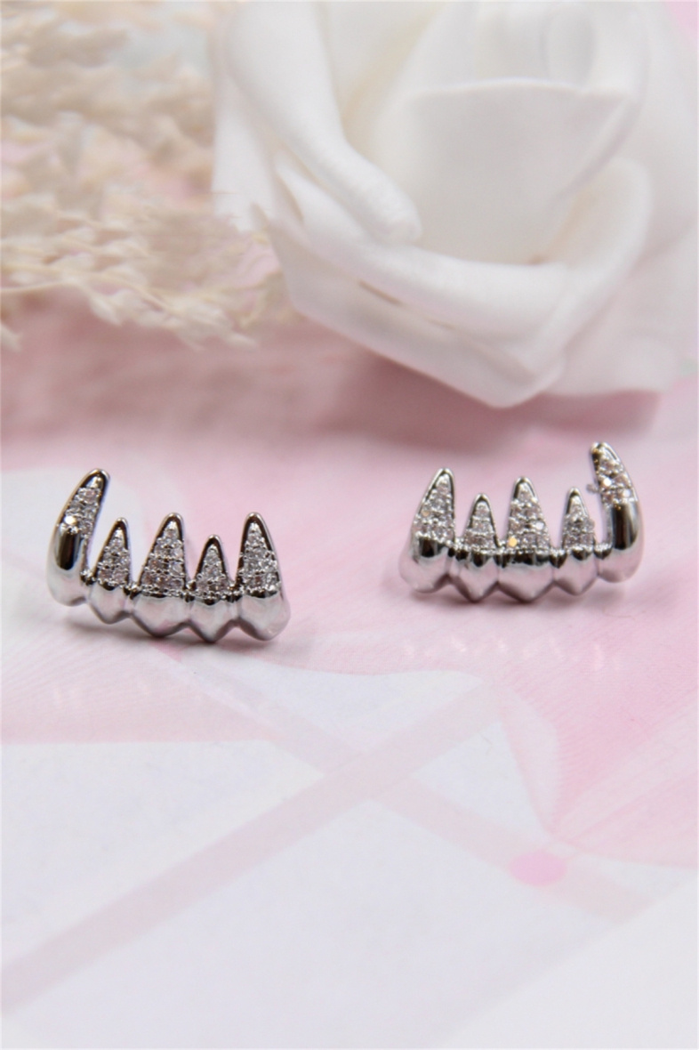 Grossista Bellissima - Orecchino a goccia con strass e astina in argento 925