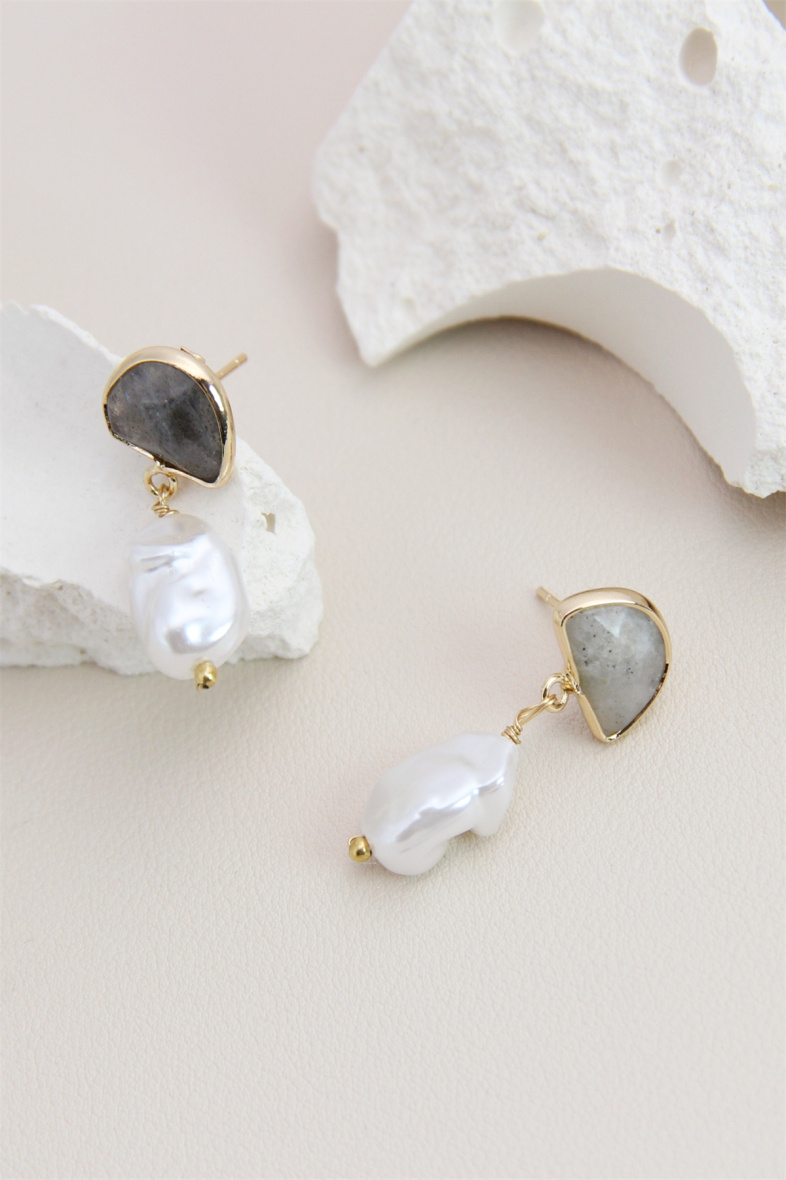 Grossiste Bellissima - Boucle d'oreille perle lustré en acier