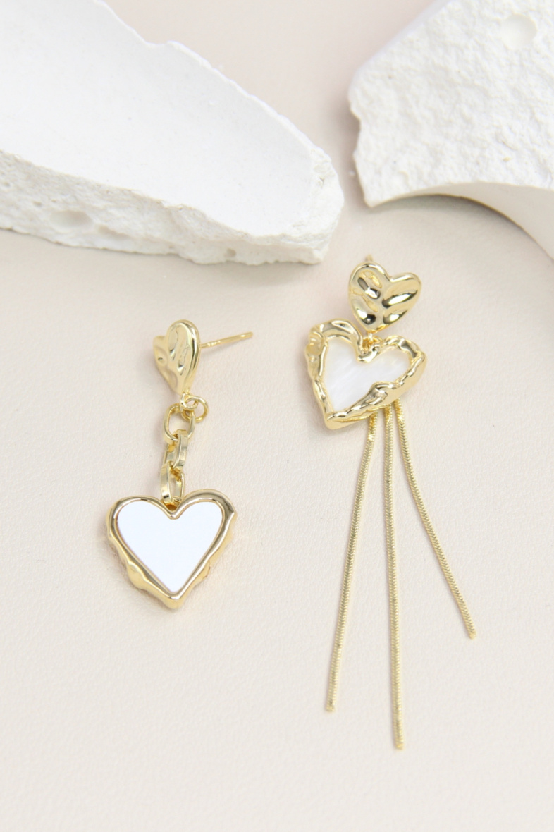 Mayorista Bellissima - Pendientes asimétricos de corazón esmaltado en plata 925 - Elegancia moderna