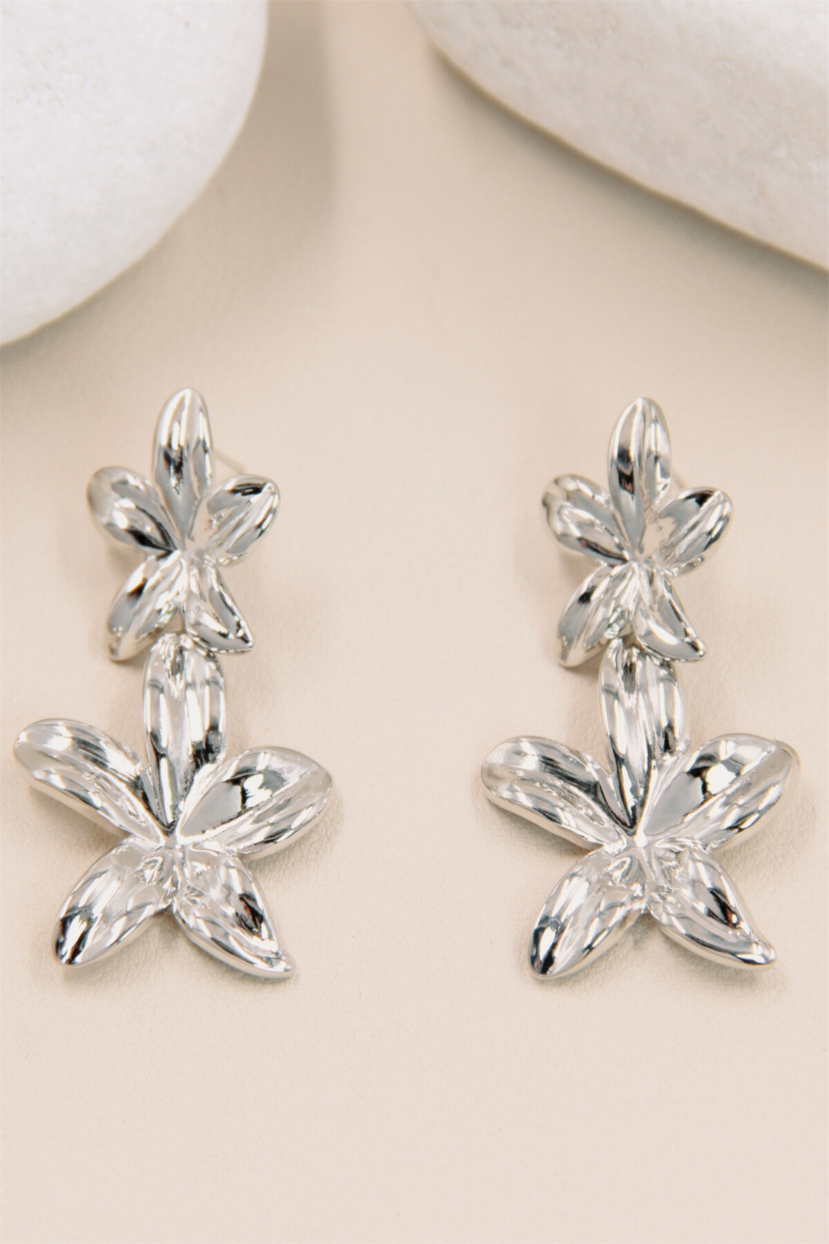Wholesaler Bellissima - Stainless Steel Flower Earrings - Floral Elegance
