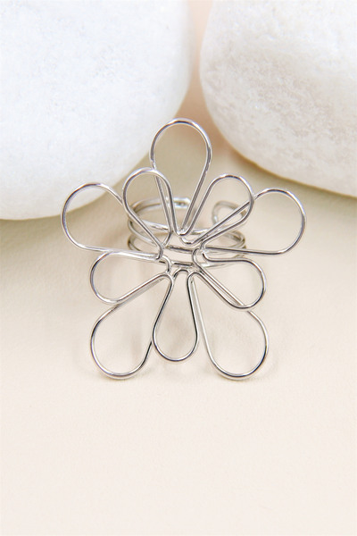 Grossiste Bellissima - Bague en Forme de Fleur en Acier Inoxydable - Un Bijou Élégant Grossiste Bellissima - Bague en Forme de Fleur en Acier Inoxydable - Un Bijou Élégant