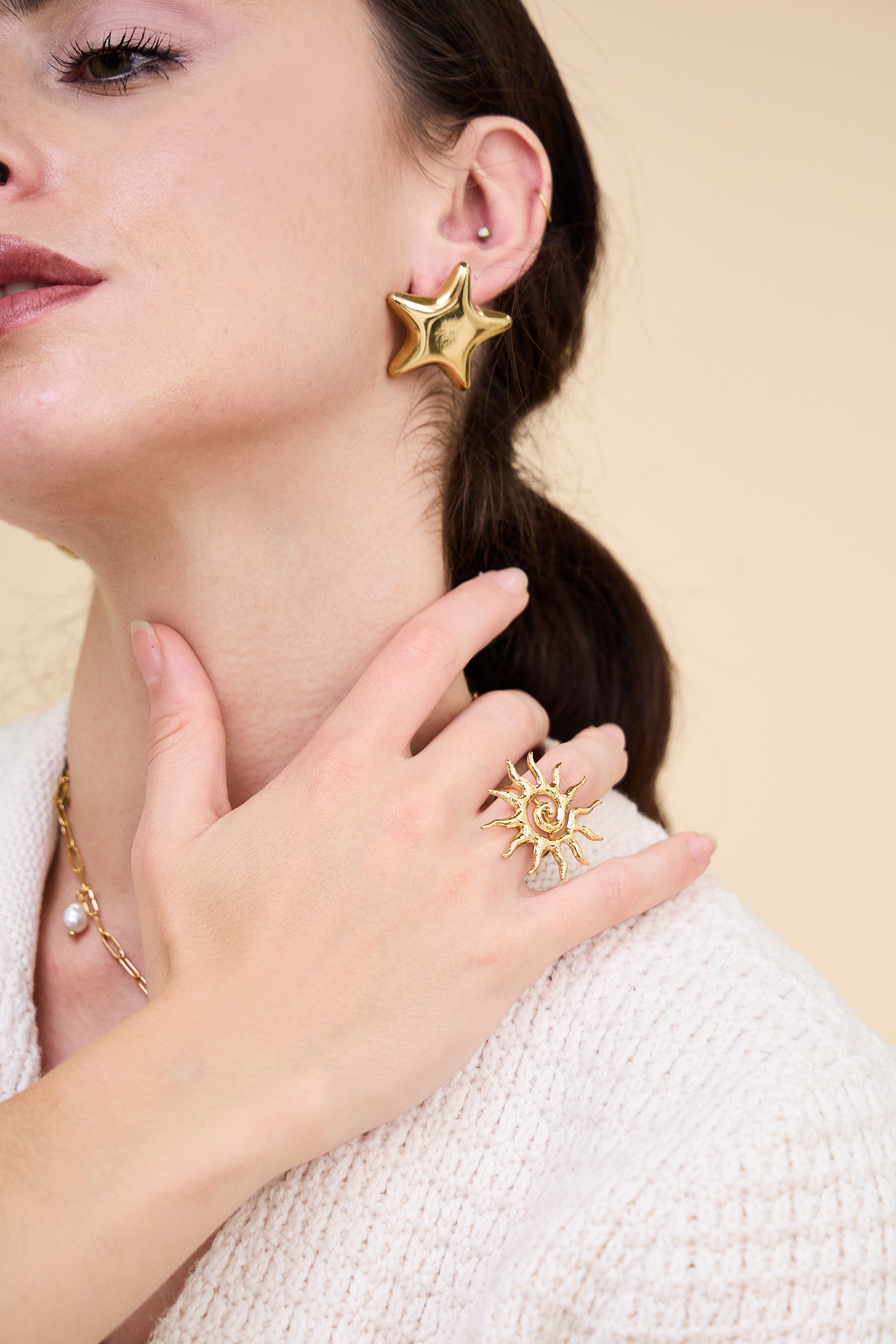 Grossiste Bellissima - Boucles d'Oreilles en Forme d'Étoile en Acier Inoxydable
