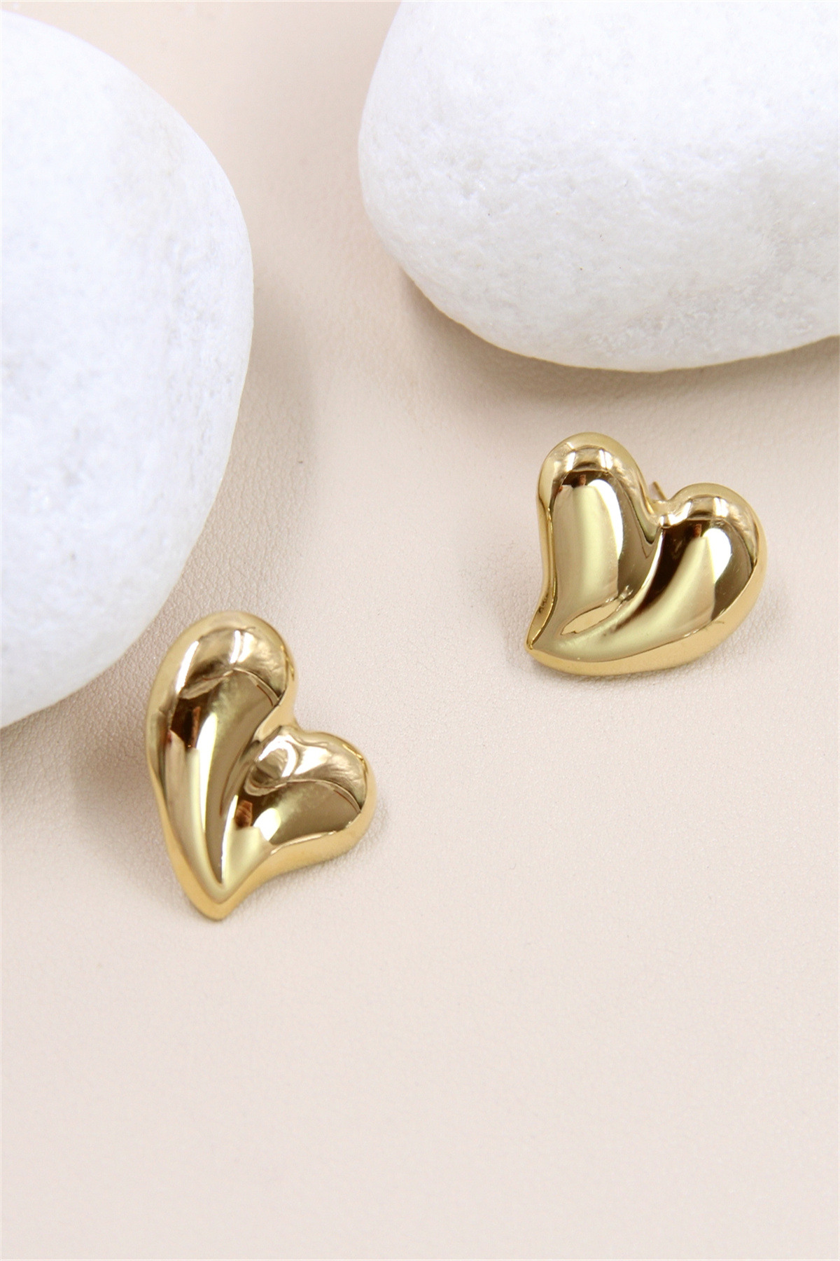Grossiste Bellissima - Boucles d'Oreilles en Forme de Cœur en Acier Inoxydable
