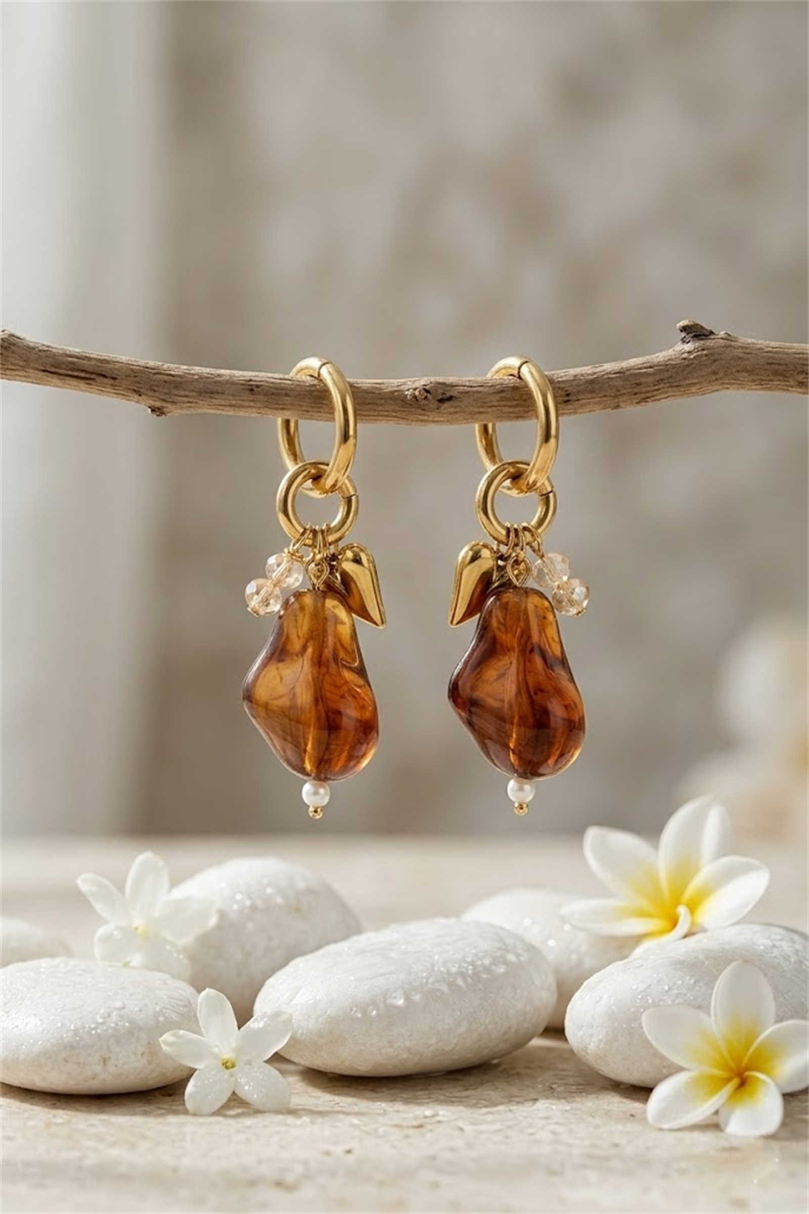 Mayorista Bellissima - Pendientes de Resina Marmoleada y Corazón Dorado – Aros de Mujer Chic y a la Moda