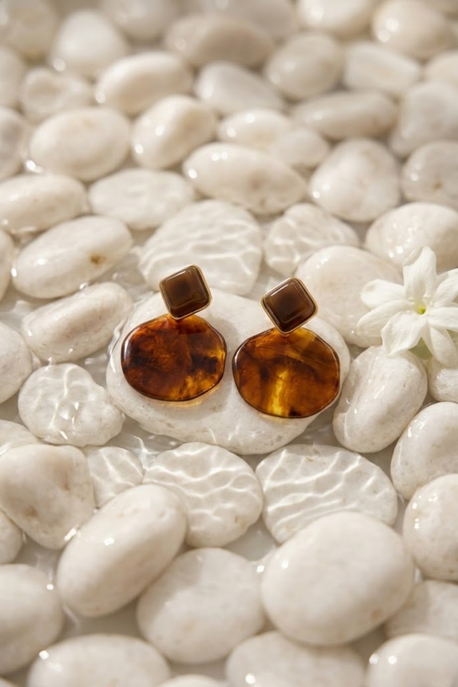 Grossiste Bellissima - Boucles d’Oreilles Résine Marbrée Acier Inoxydable – Style Vintage Chic