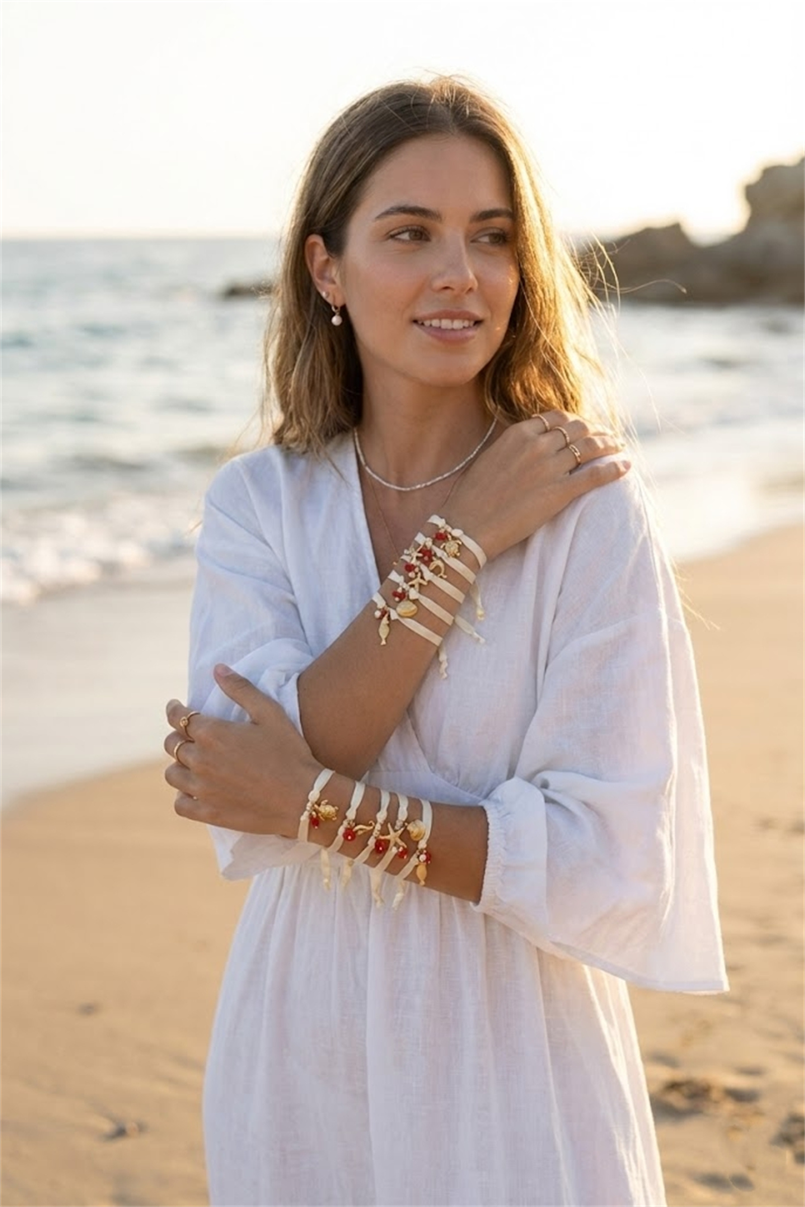 Grossiste Bellissima - Lot de 12 Bracelets Tissu Charms Thème Marin – Blanc & Doré – Présentoir Offert