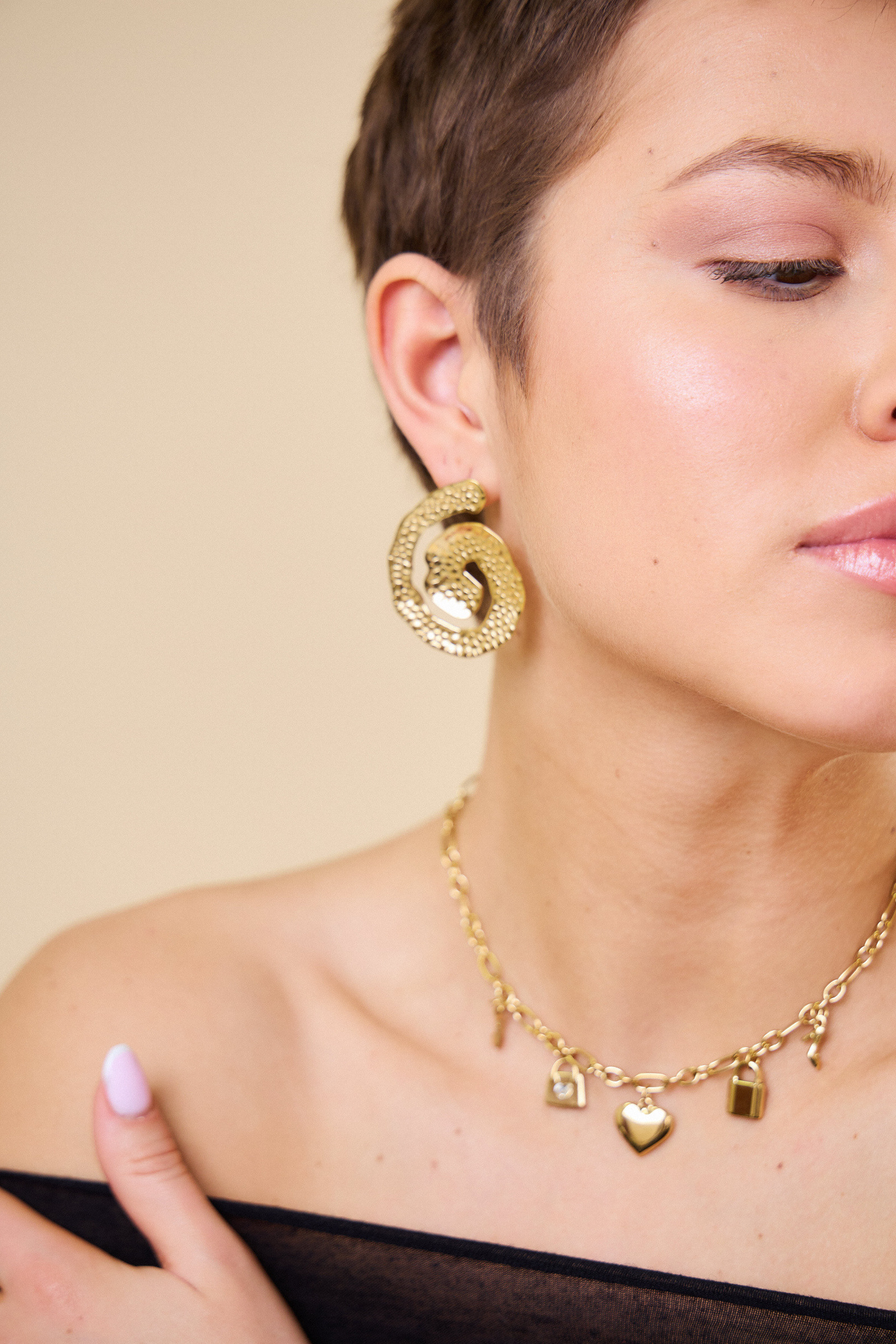 Grossiste Bellissima - Boucle d'oreille spirale en acier inoxydable - Modernité et audace