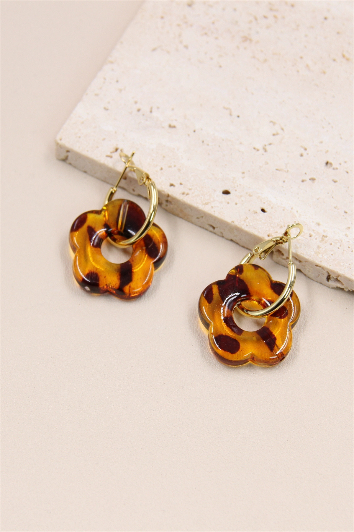 Grossiste Bellissima - Boucles d'Oreilles Fleur Léopard en Acier Inoxydable - Élégance Sauvage
