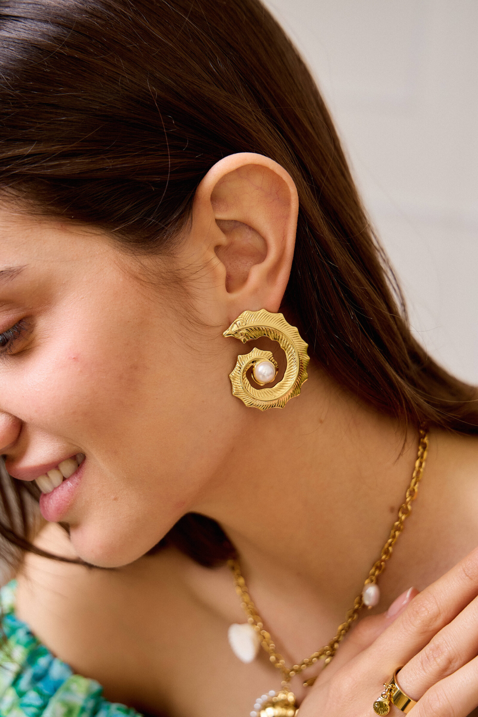 Grossiste Bellissima - Boucles d'Oreilles Spirale en Acier Inoxydable Élégantes