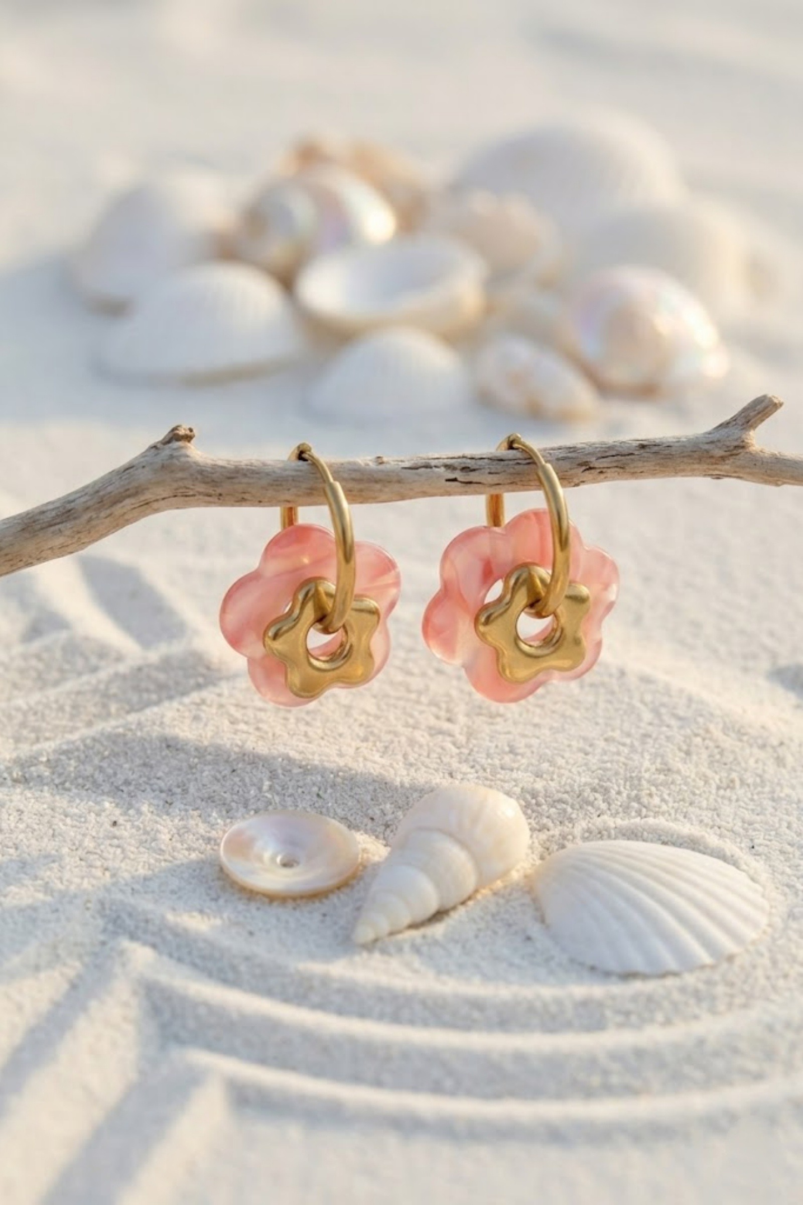 Mayorista Bellissima - Pendientes de Flor de Resina – Acero Inoxidable Dorado
