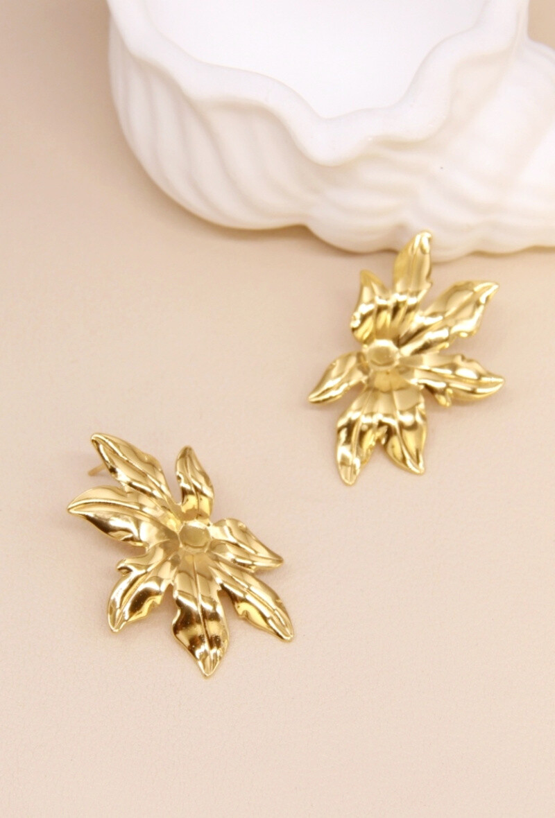 Mayorista Bellissima - Pendientes de Flor Dorada de Acero Inoxidable - Elegancia Floral