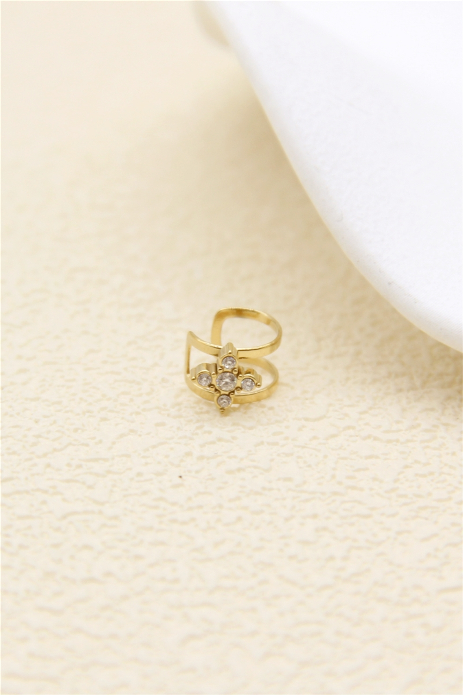 Grossiste Bellissima - Mono Boucle d’Oreille Géométrique Strass – Acier Inoxydable Doré