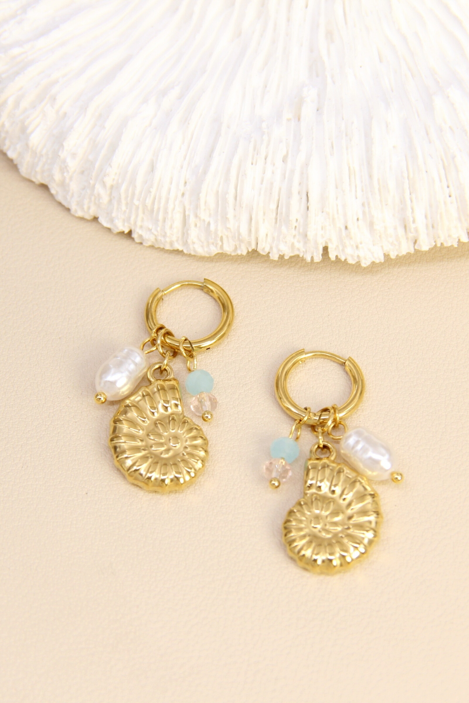 Wholesaler Bellissima - Shell & Pearl Hoop Earrings - Stainless Steel