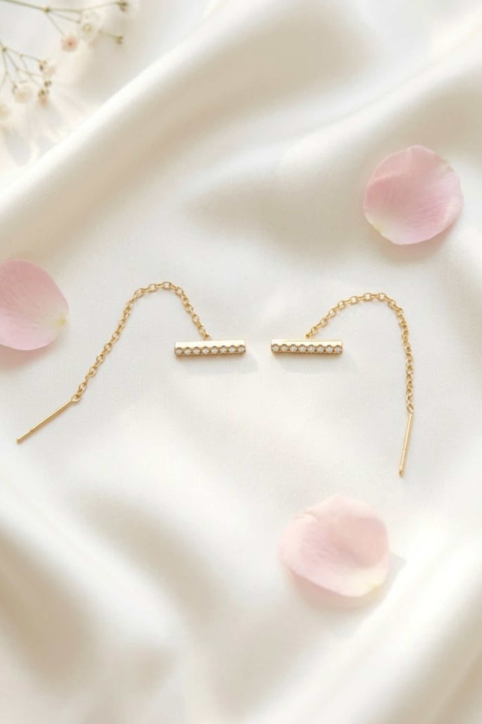 Grossiste Bellissima - Boucles d’Oreilles Traversantes Zirconium – Élégance Minimaliste
