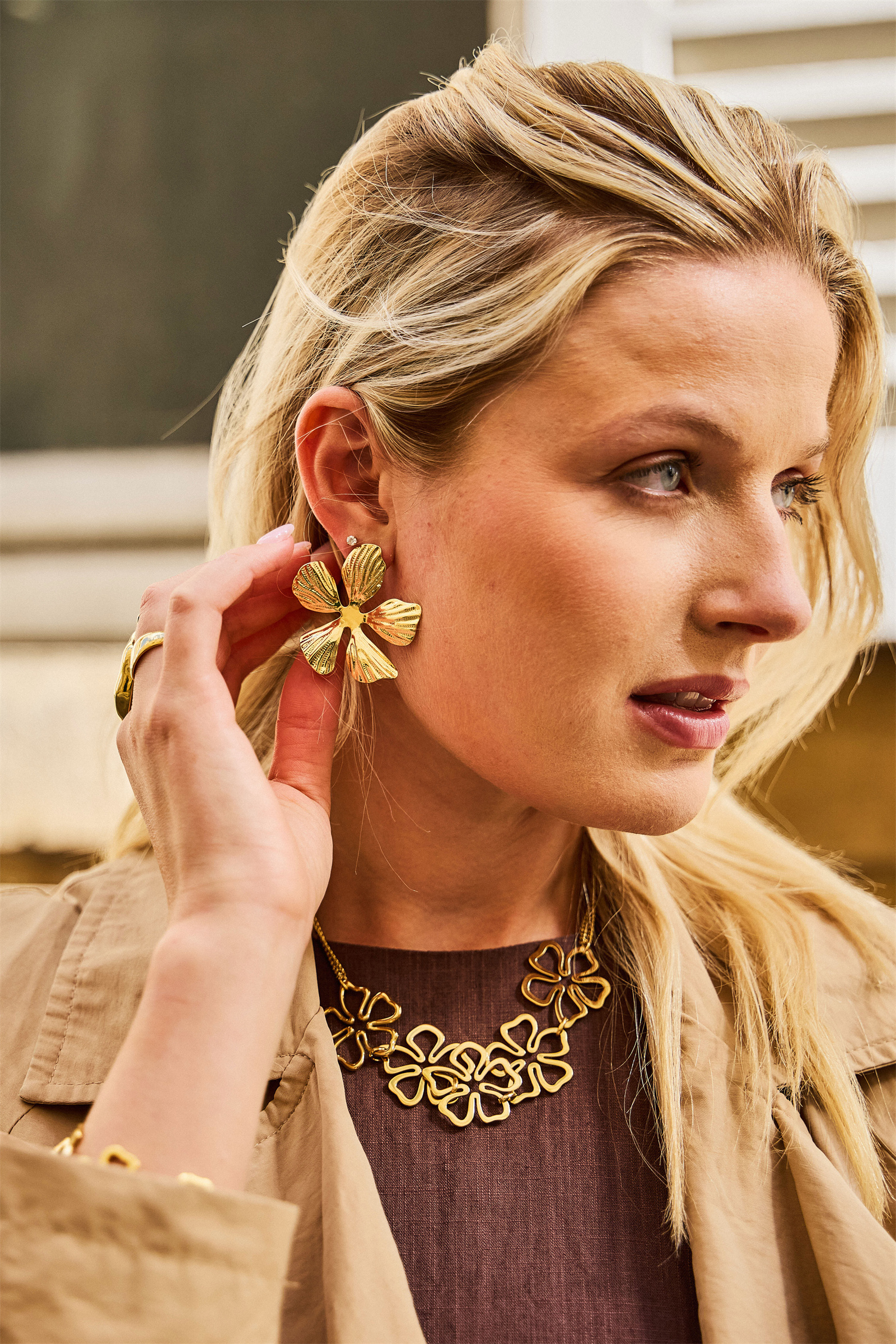 Grossiste Bellissima - Boucles d’oreilles fleur en acier inoxydable doré