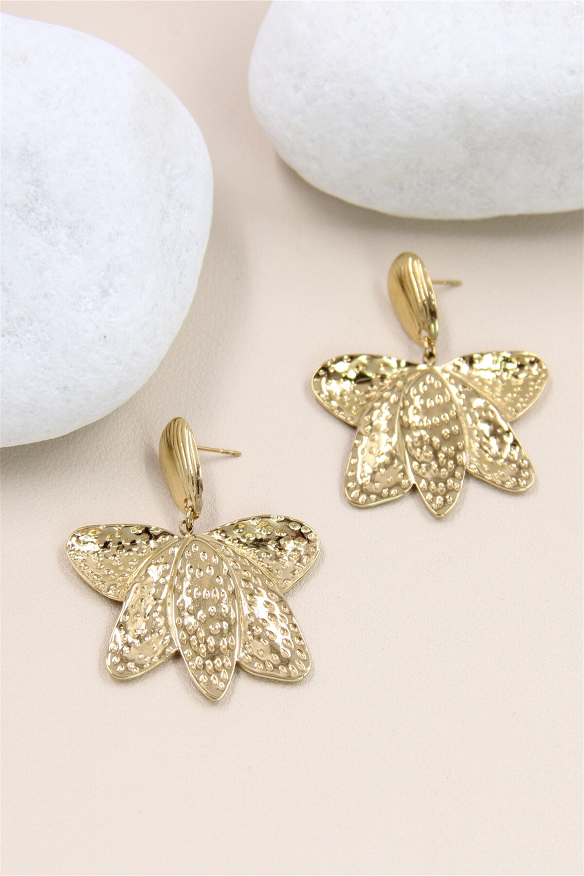 Grossiste Bellissima - Boucles d'oreilles fleur - Élégance en acier inoxydable