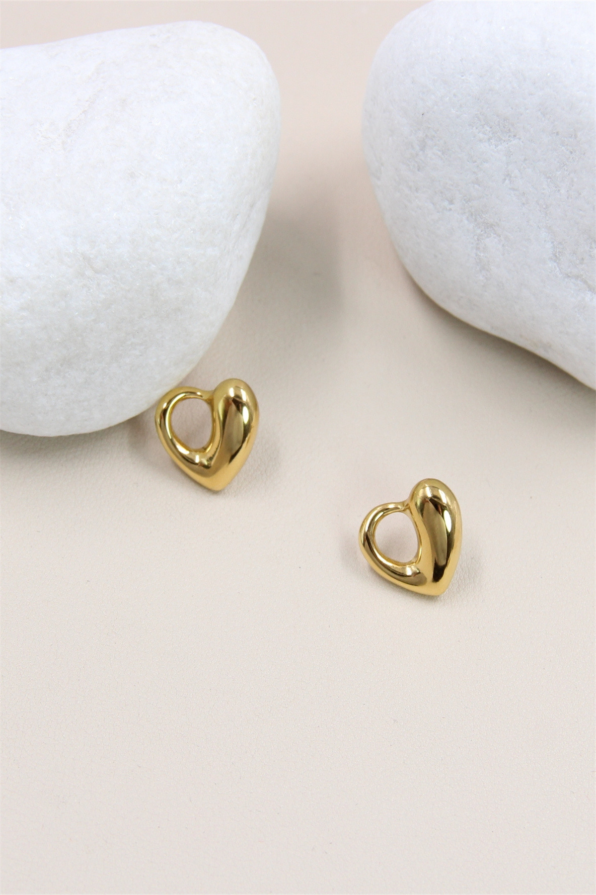 Grossiste Bellissima - Boucle d'oreille coeur en acier inoxydable - Charme et modernité