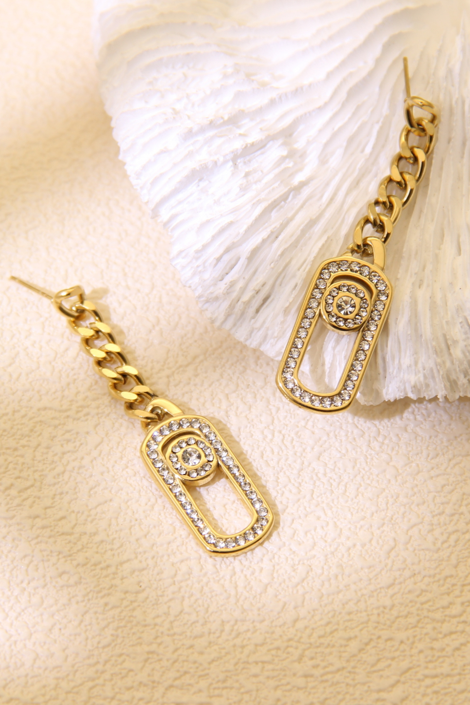 Grossiste Bellissima - Boucles d’Oreilles Pendantes Chaîne & Strass – Acier Inoxydable