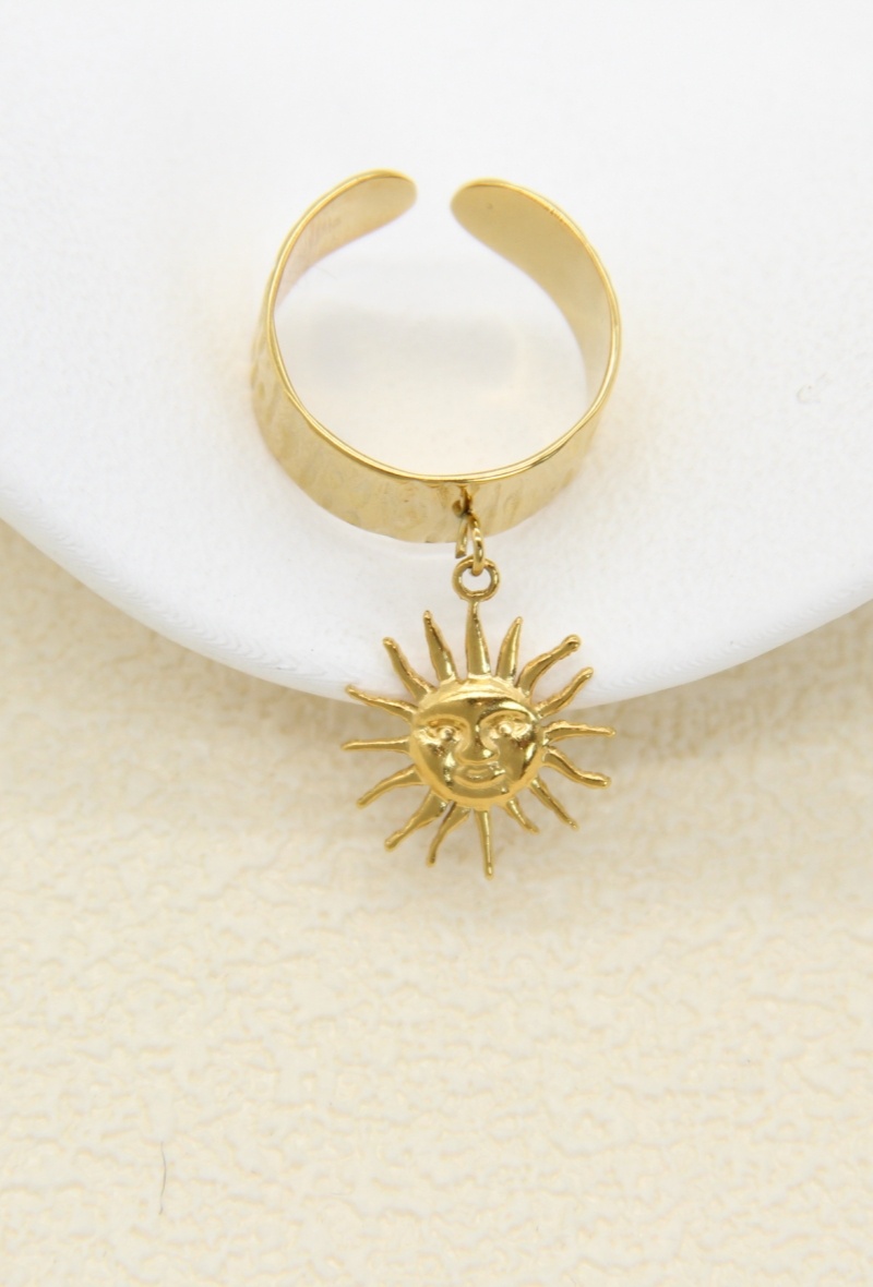 Grossiste Bellissima - Bague charms soleil doré – bague ouverte tendance en acier inoxydable