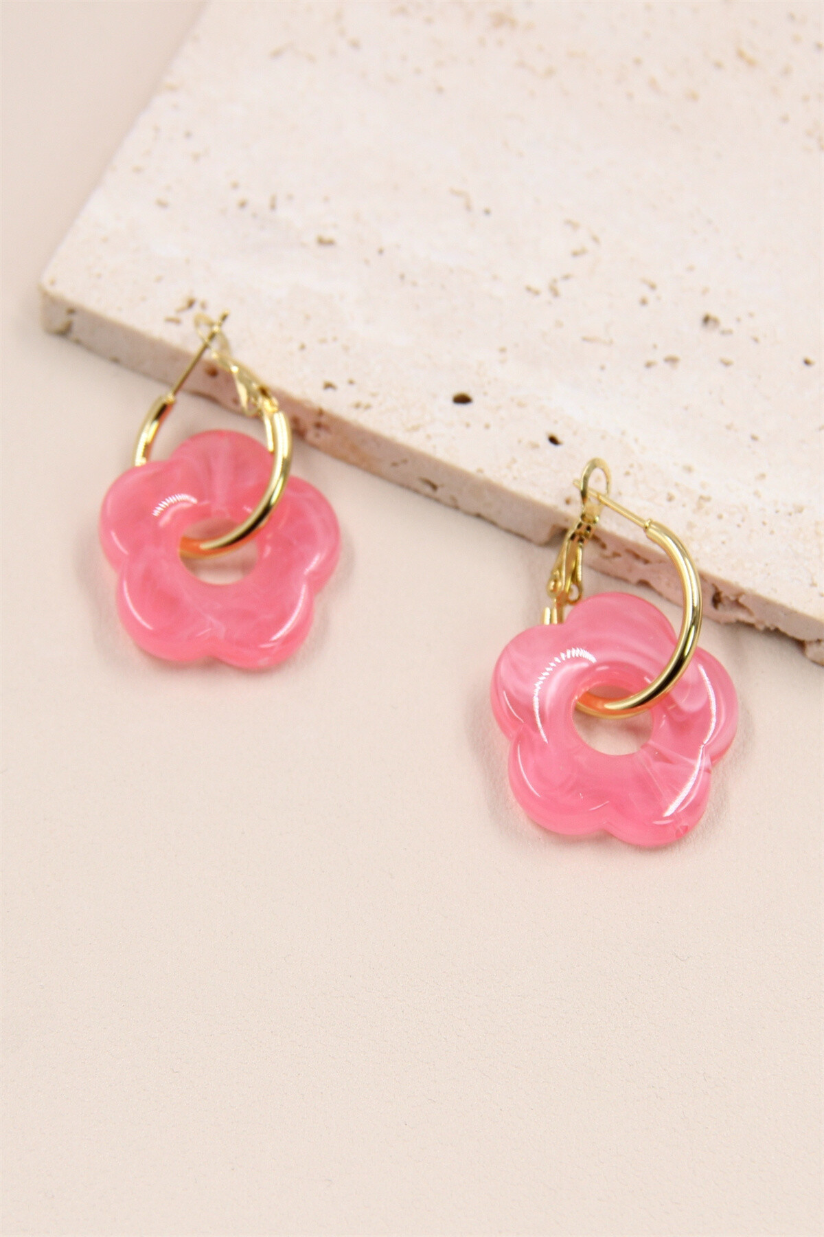Flower Shaped Earrings in Resin and Stainless Steel - Pink - 2 - large format