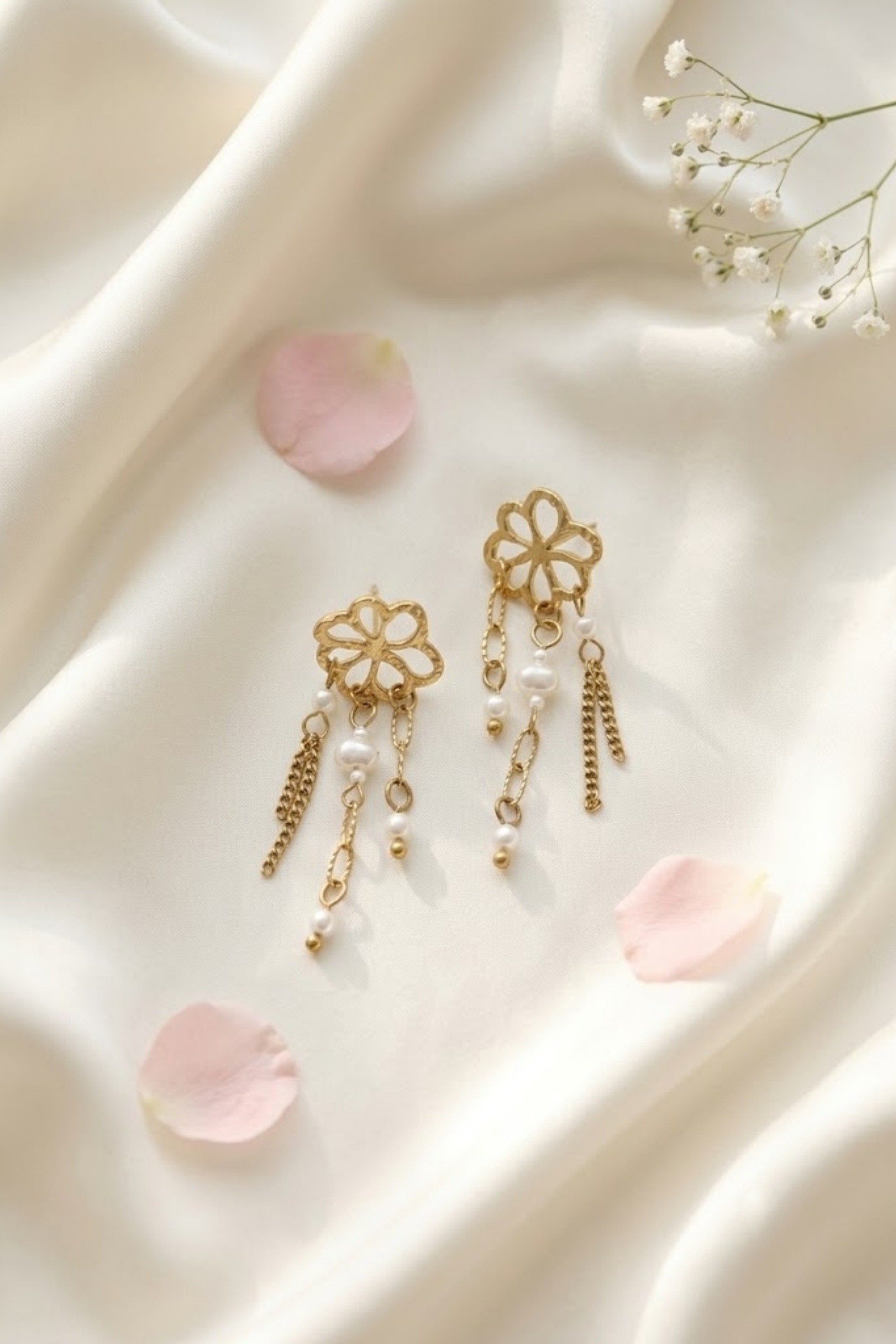 Großhändler Bellissima - Blumen- & Perlenohrringe – Romantischer Charme