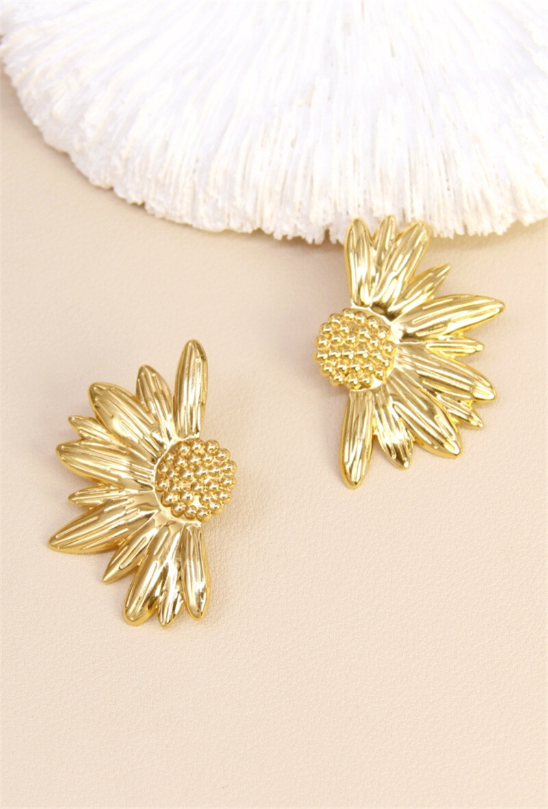Mayorista Bellissima - Pendientes de flores doradas en acero inoxidable - Diseño de moda y femenino