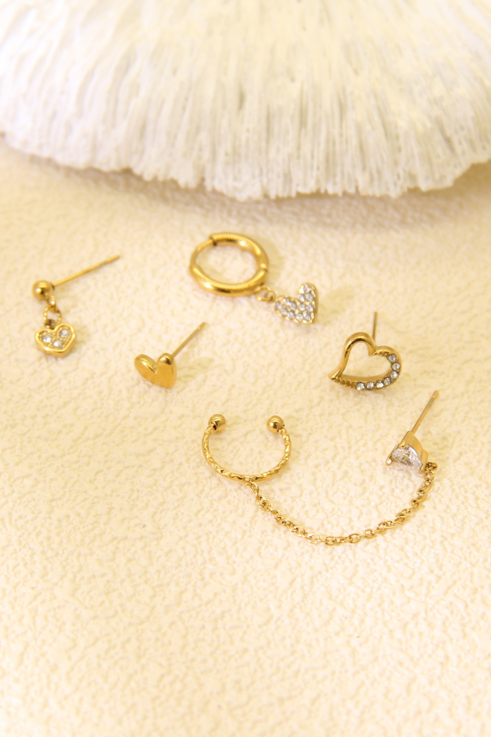Grossiste Bellissima - Lot De 6 Piercings Oreille Dorés En Acier Inoxydable Avec Cristaux