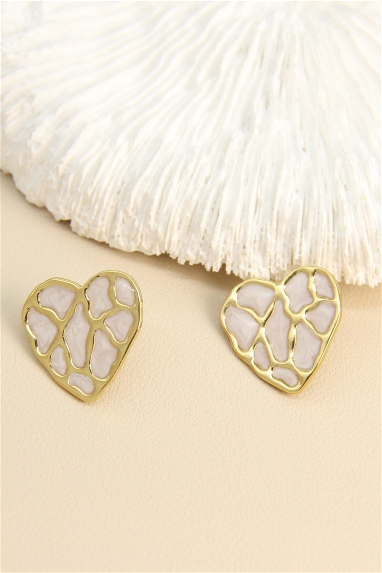 Grossiste Bellissima - Boucles d'oreilles cœur en acier inoxydable – Émail effet mosaïque