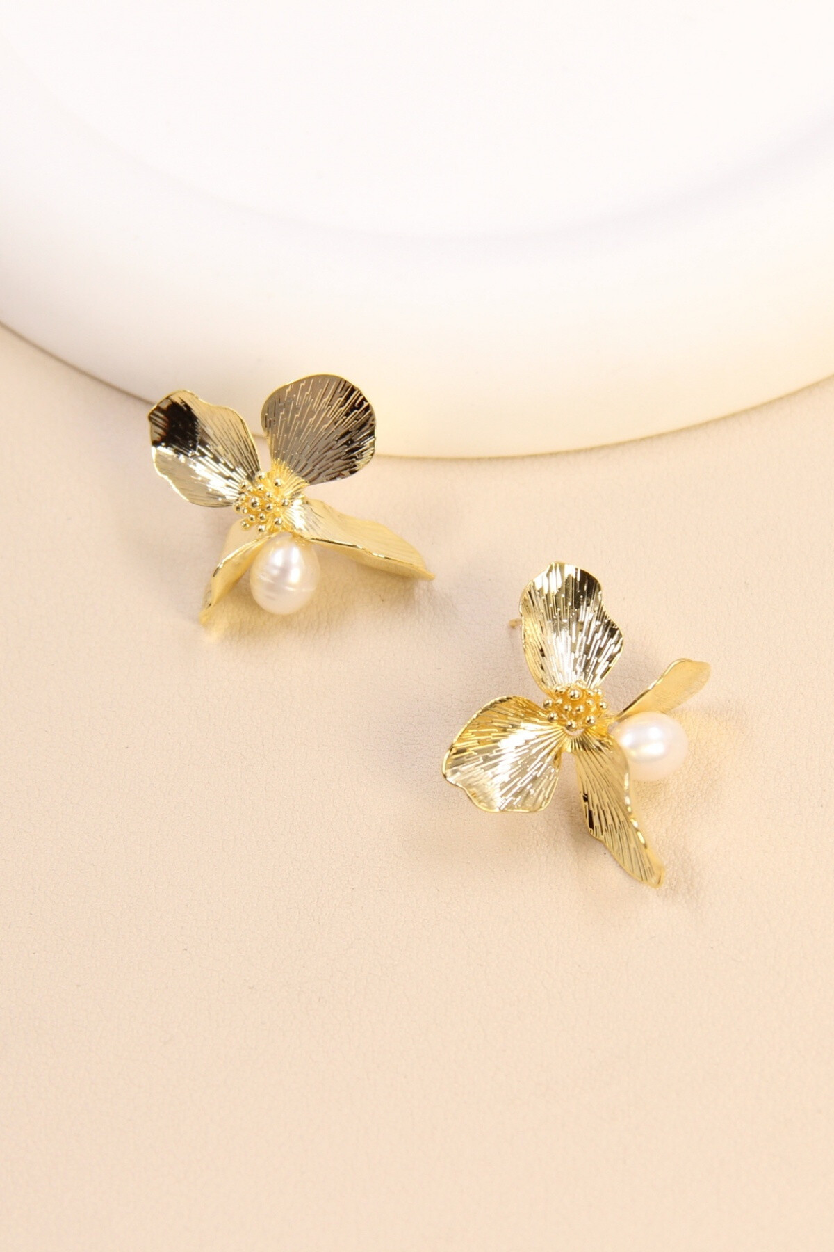 Wholesaler Bellissima - Flower earrings decorated with pearl in silver rod 925 hypoallergenic