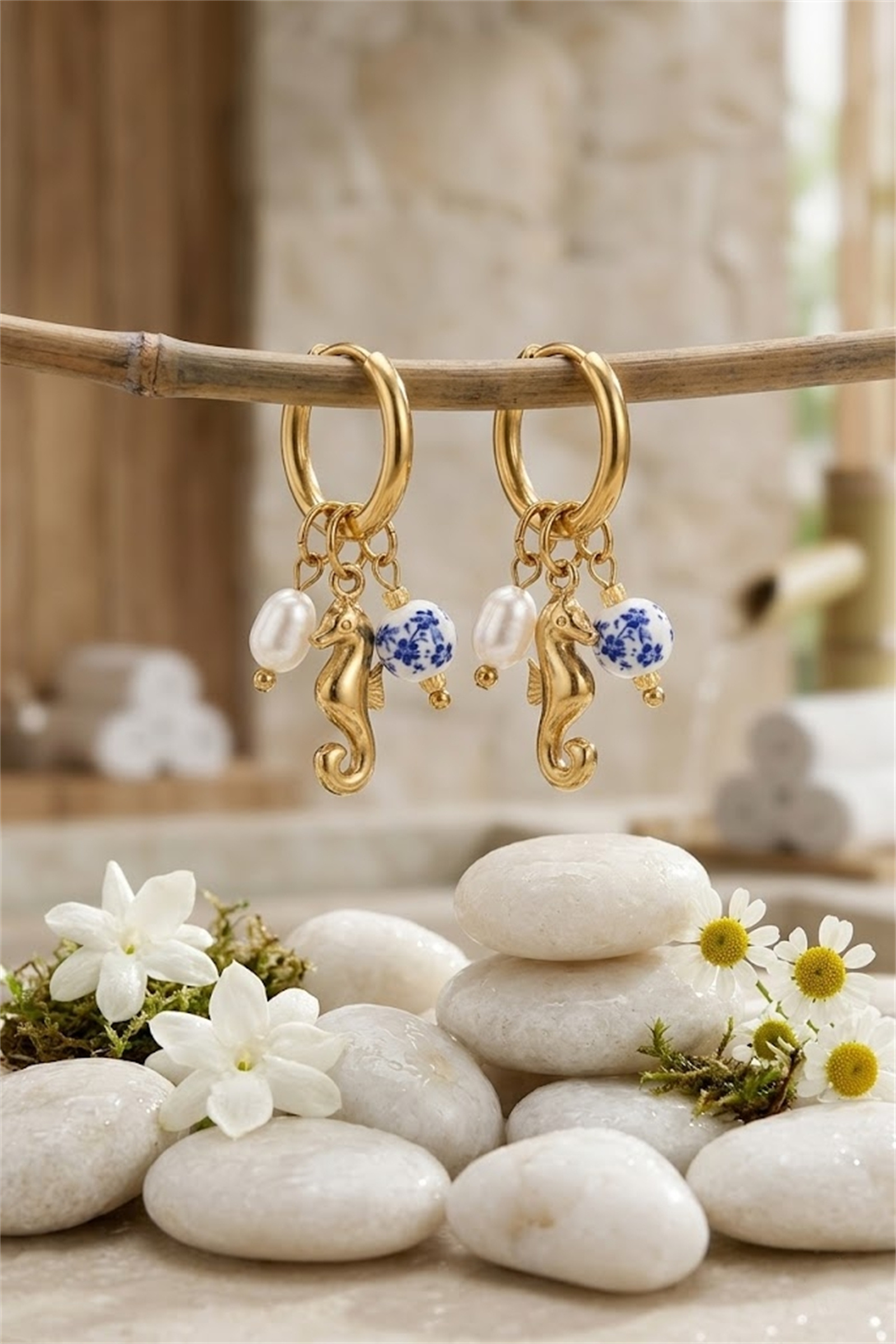 Mayorista Bellissima - Pendientes de Caballito de Mar Dorado – Aros Marinos Chic & Perlas de Cerámica