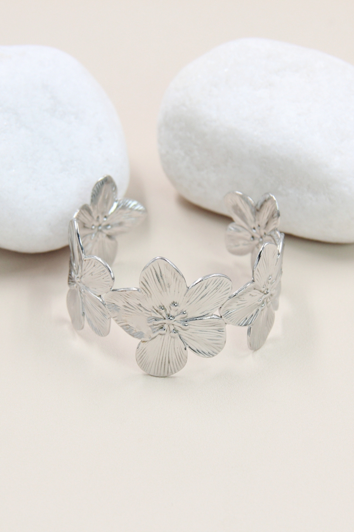 Bracelet Jonc Fin Fleuri - Acier Inoxydable Argenté, Neuf Sans Emballage