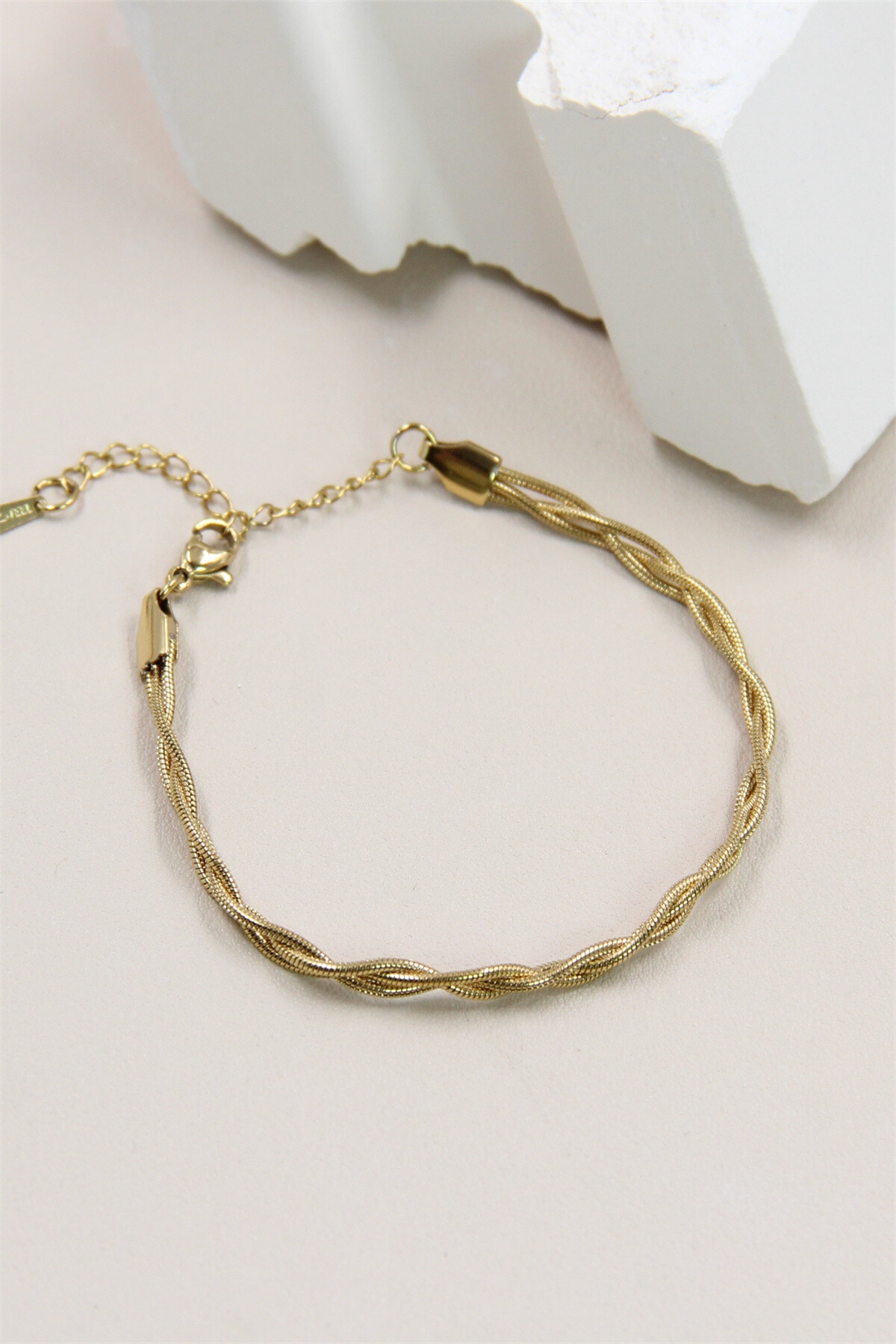 Großhändler Bellissima - Geflochtenes Armband aus Edelstahl – ein Juwel voller Stil und Haltbarkeit