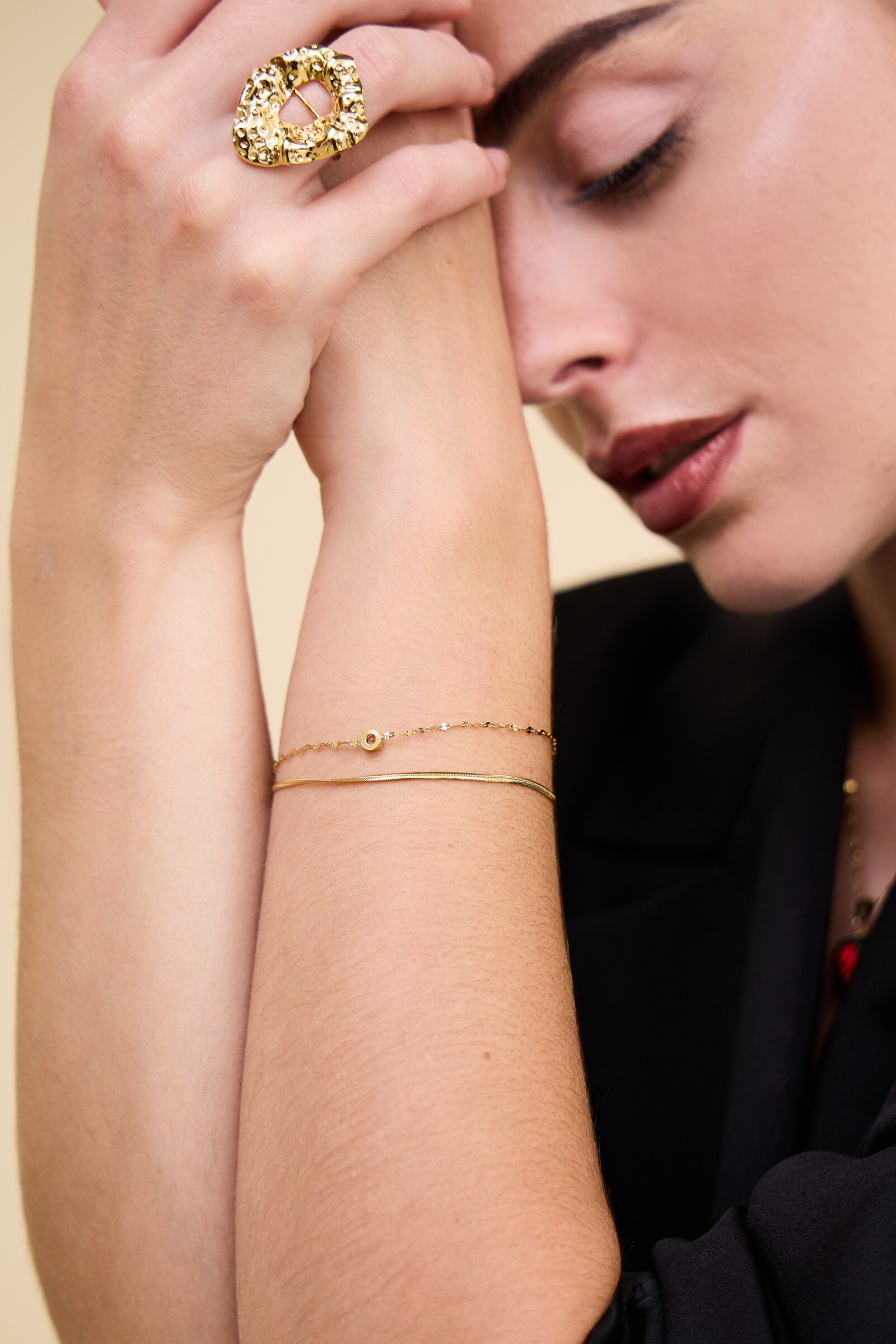 Großhändler Bellissima - Doppelkette-Strassarmband aus Edelstahl – ein Juwel von Luxus und Raffinesse