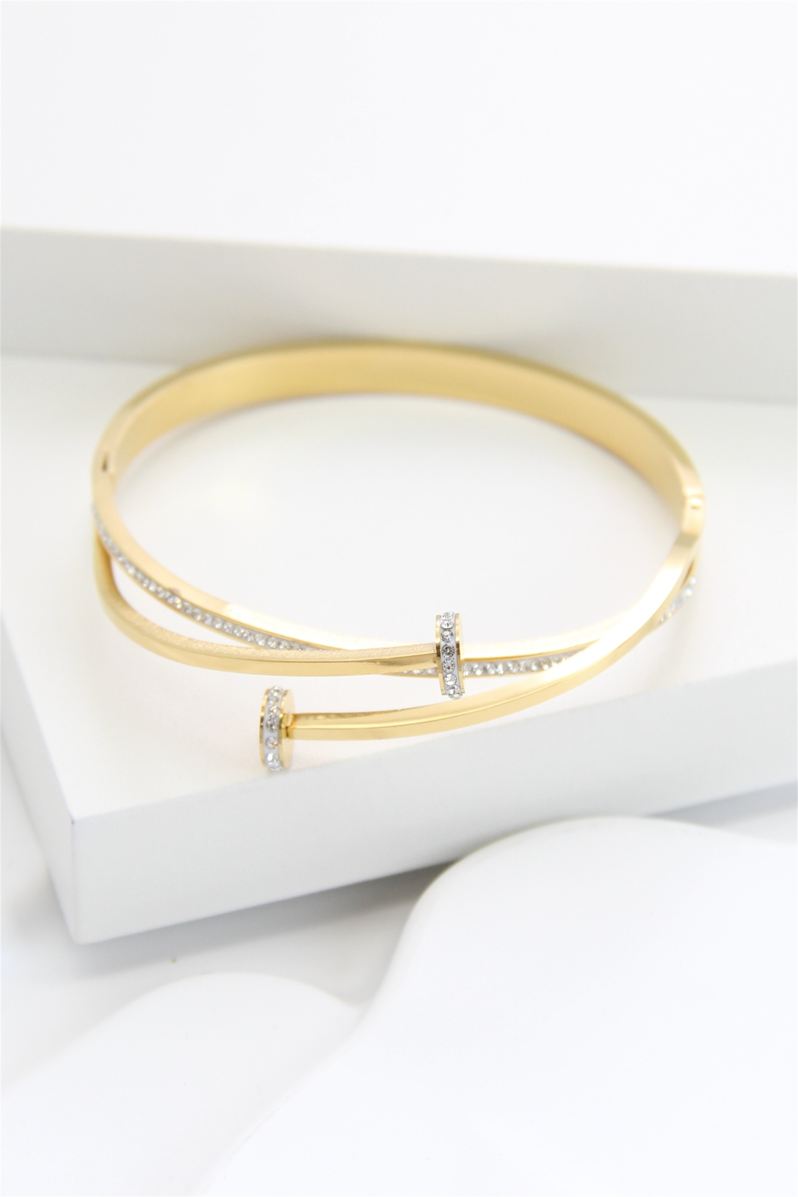 Grossiste Bellissima - Bracelet jonc clou en acier inoxydable – Argent ou Doré avec oxydes de zircon