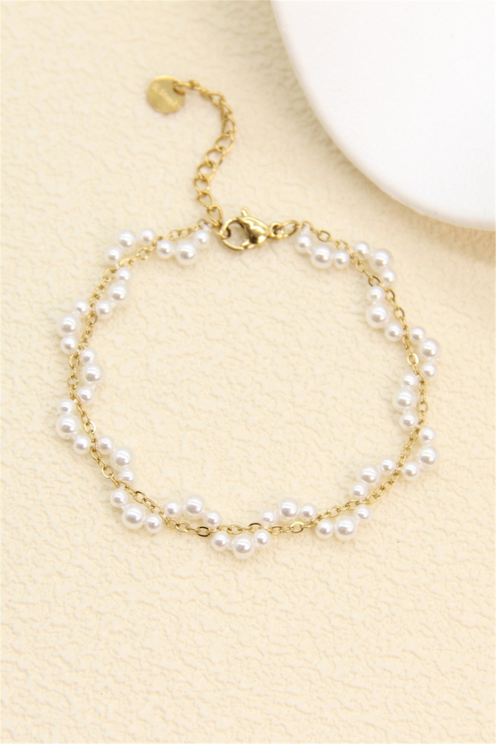 Grossiste Bellissima - Bracelet Chaîne Dorée & Mini Perles – Élégance Discrète